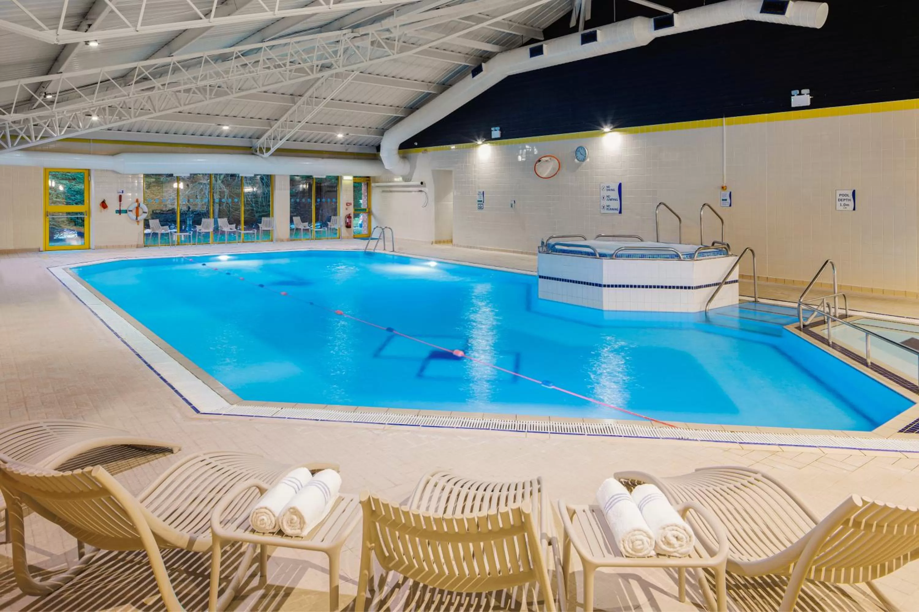 Swimming pool in Holiday Inn Southampton Eastleigh by IHG
