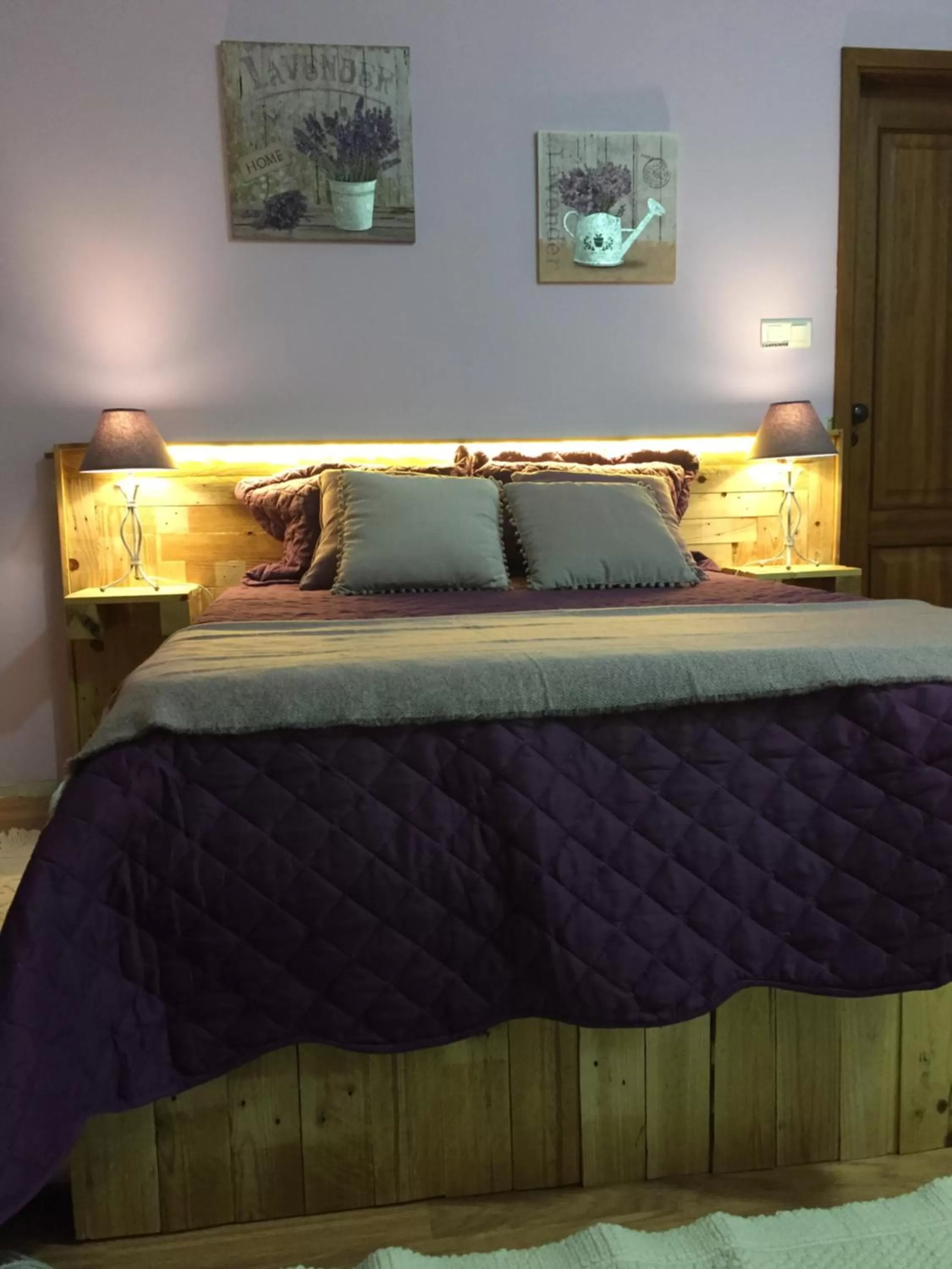 Decorative detail, Bed in Quinta da Vinha Morta