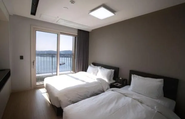Bed in Sunrise Hotel Sokcho