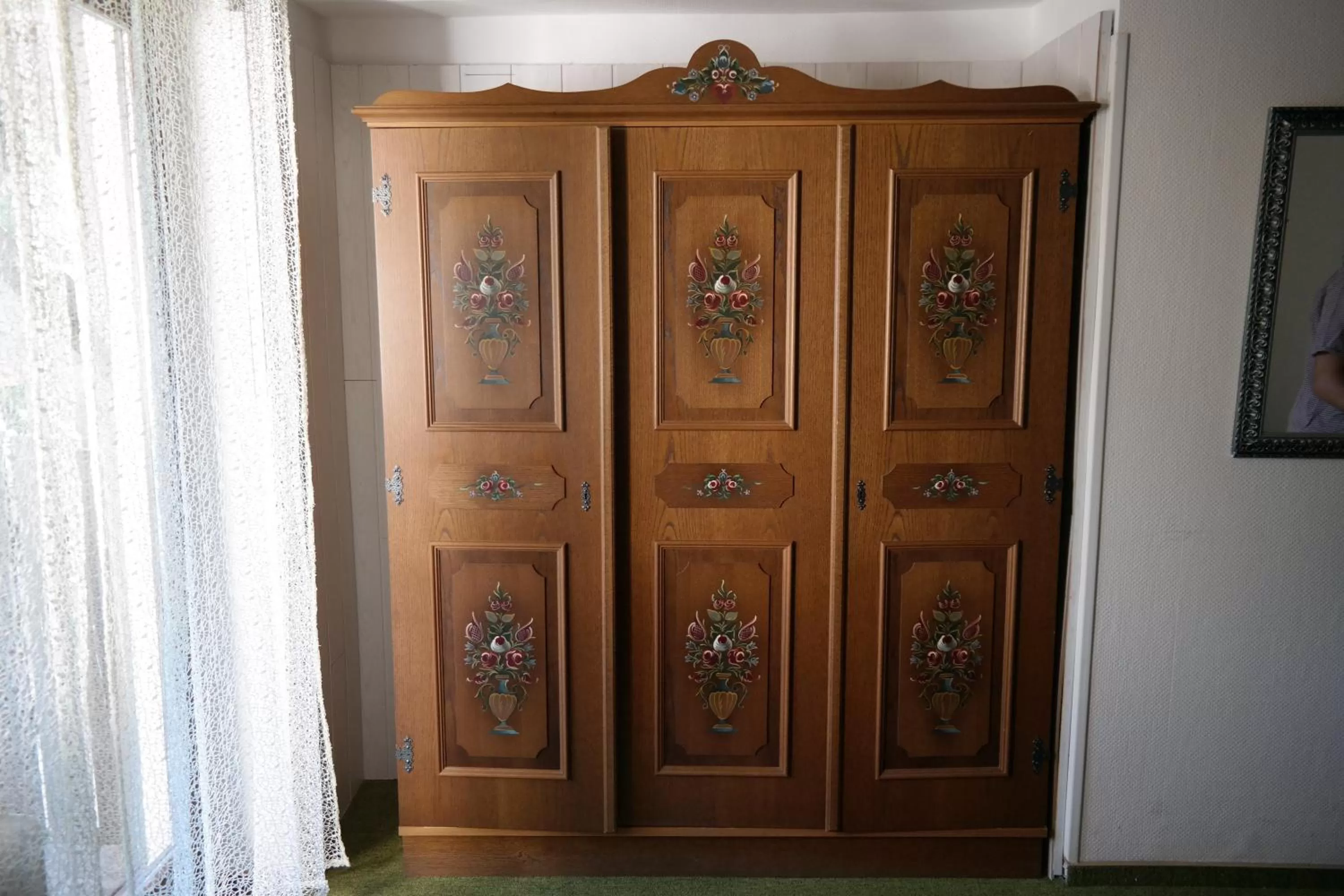 Decorative detail in Herzog's Ulsterbrücke Garni Hotel