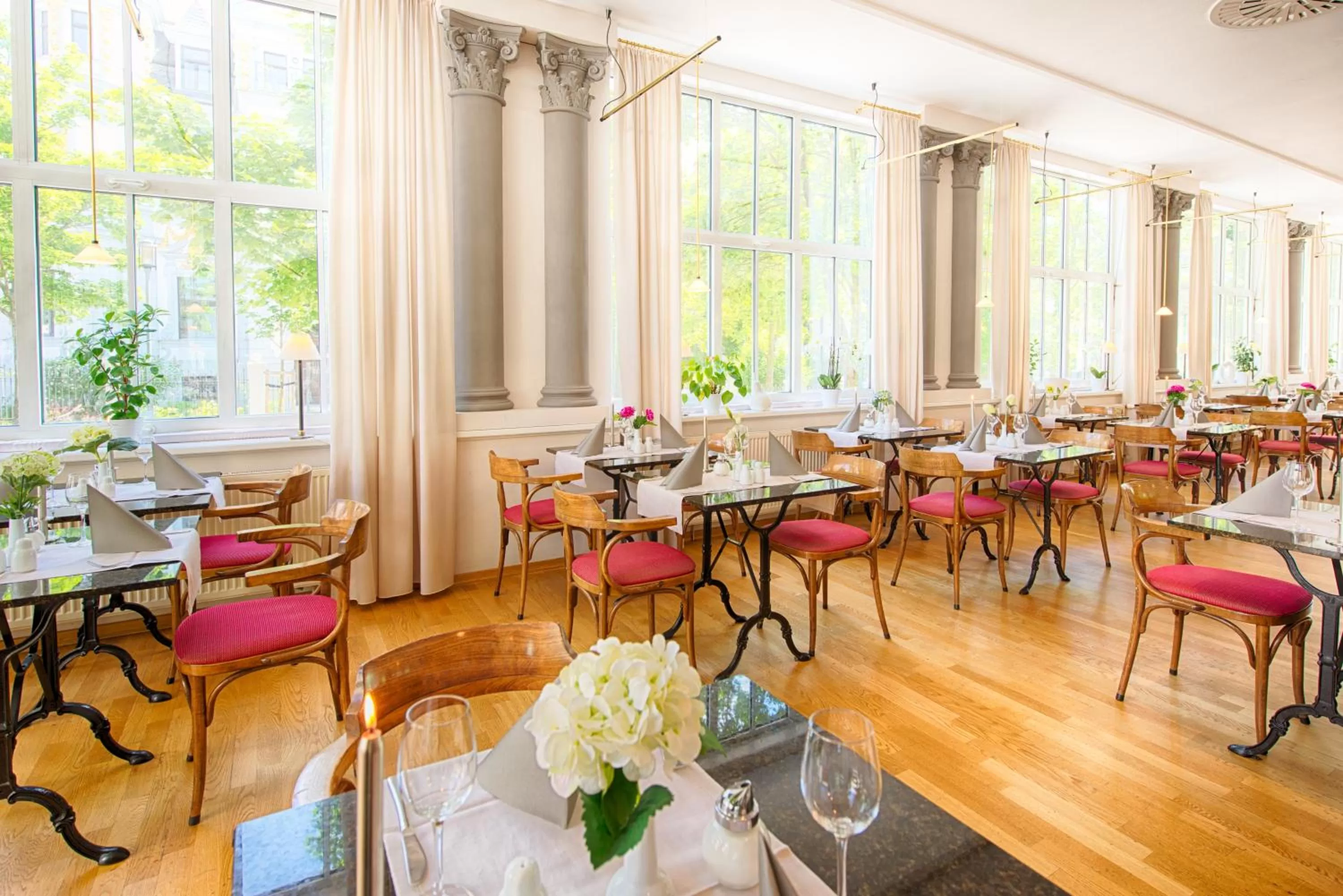 Restaurant/places to eat in Hotel Kaiserin Augusta