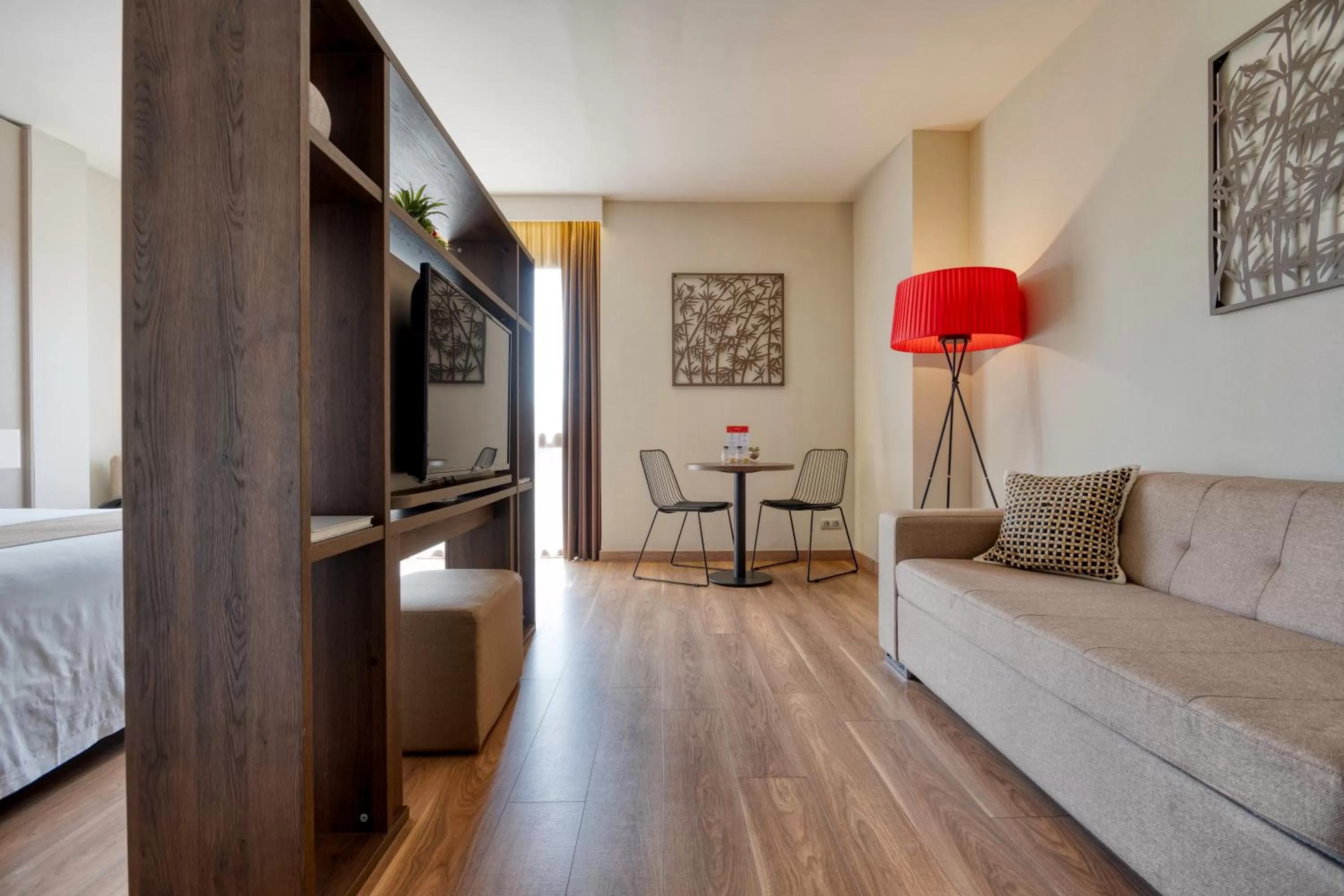 Seating area, Bed in Hotel America Barcelona