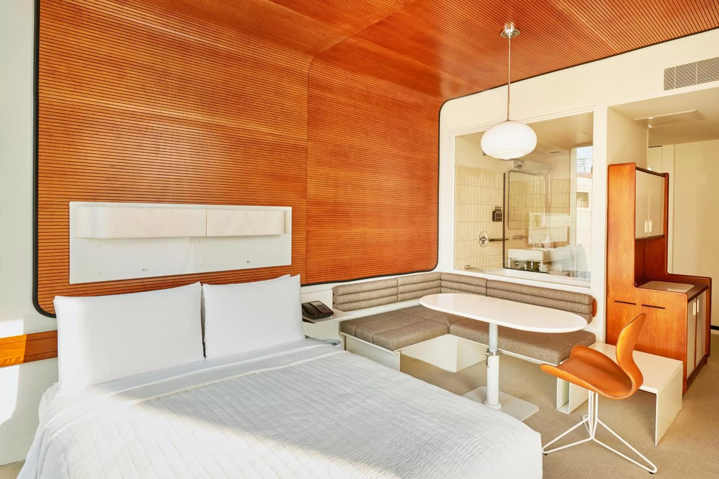 Bedroom, Bed in The Standard, High Line New York