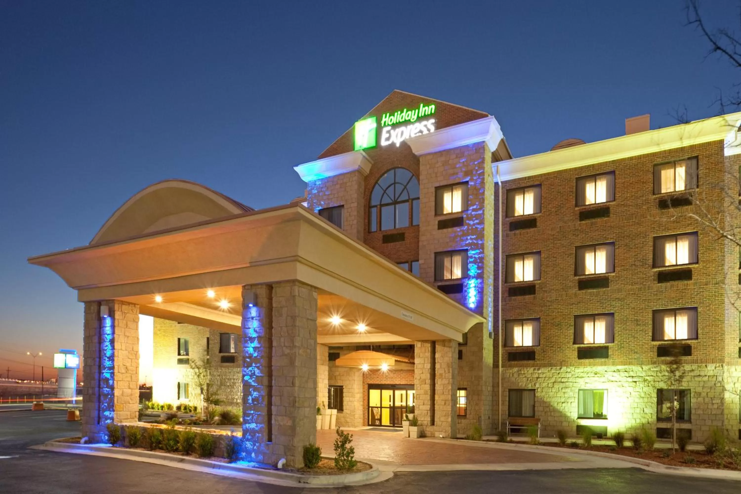 Property building in Holiday Inn Express & Suites Lubbock West by IHG