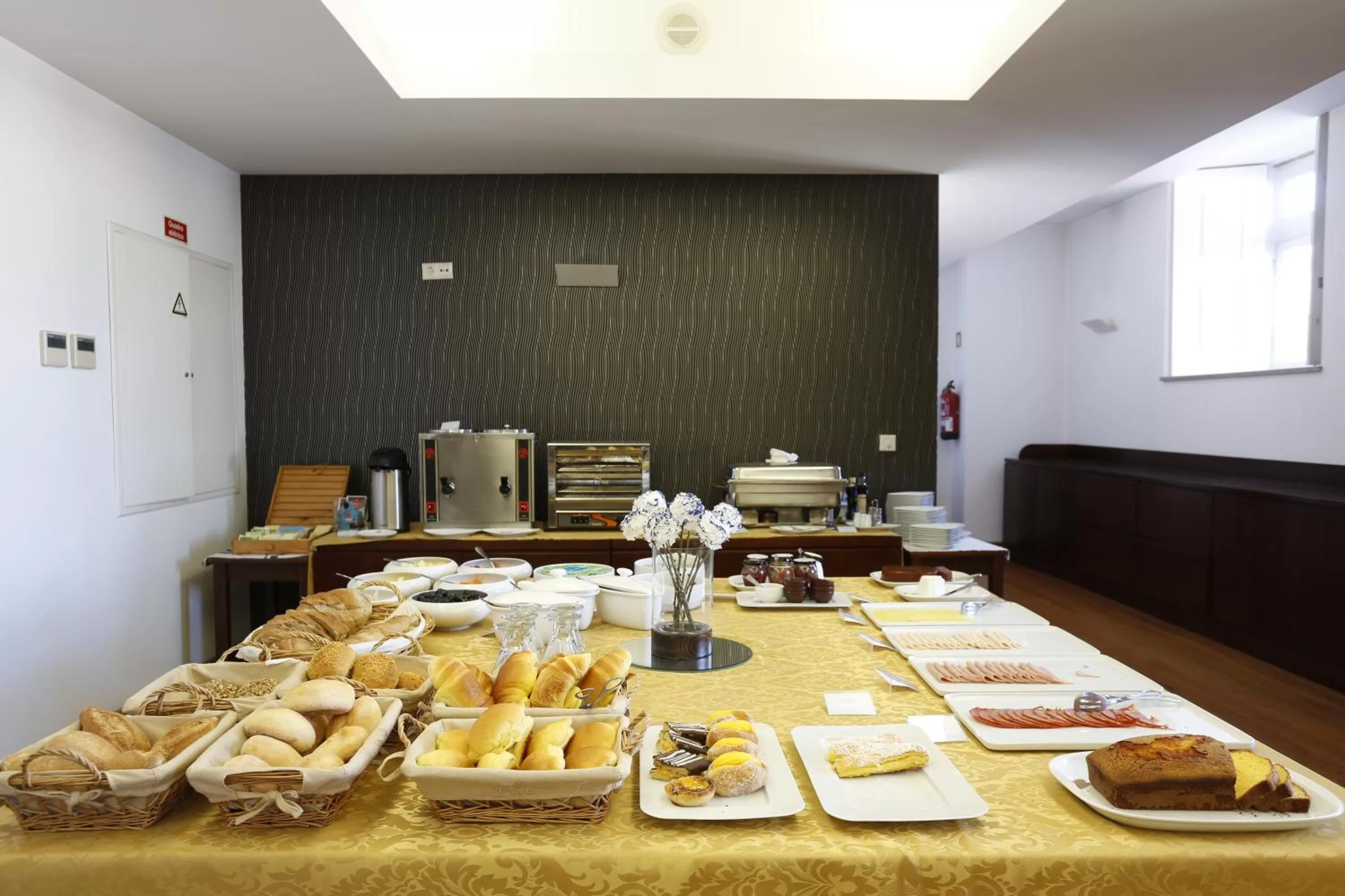 Restaurant/places to eat in Montebelo Palácio dos Melos Viseu Historic Hotel