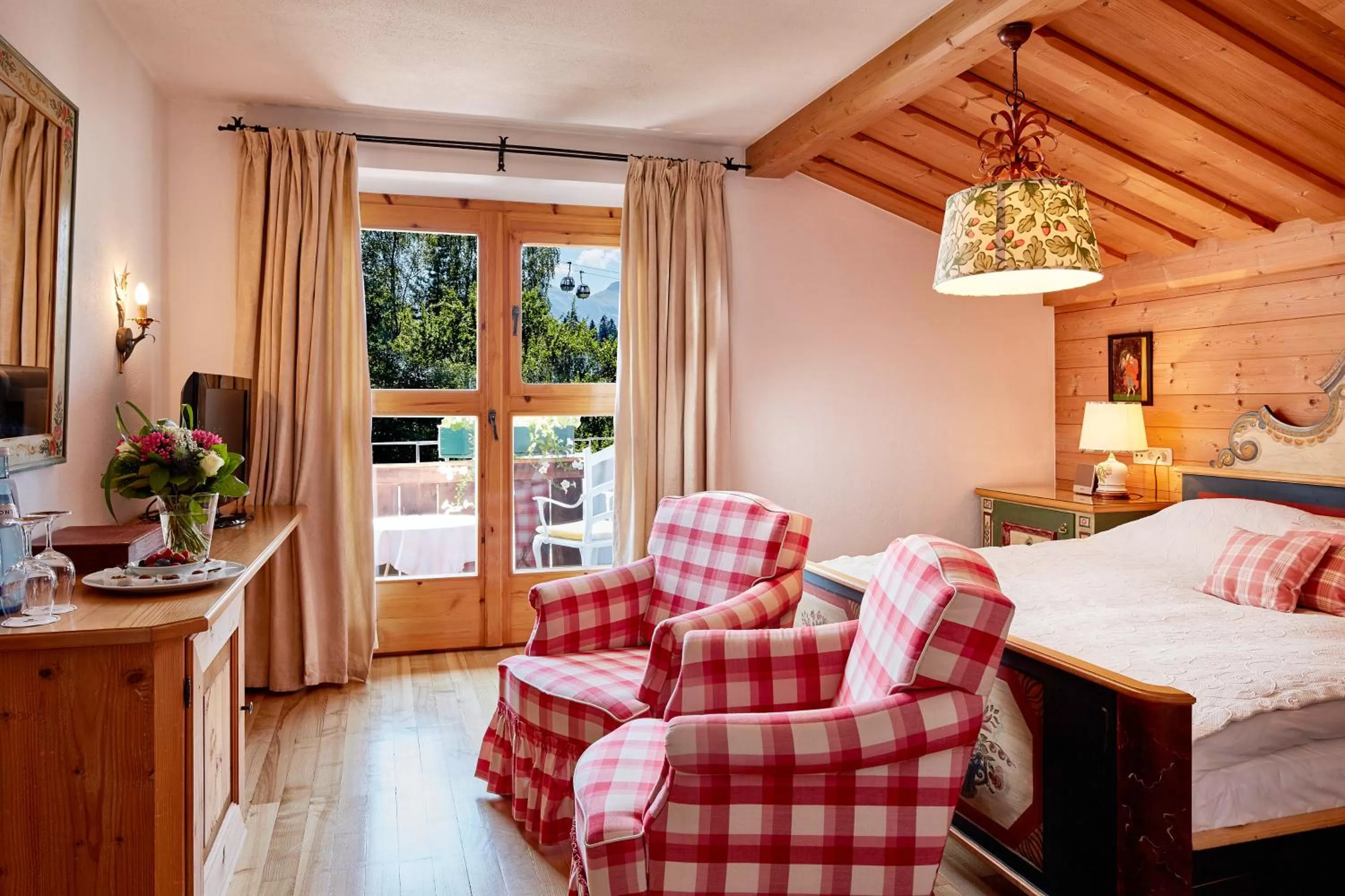 Bed in Relais & Châteaux Hotel Tennerhof