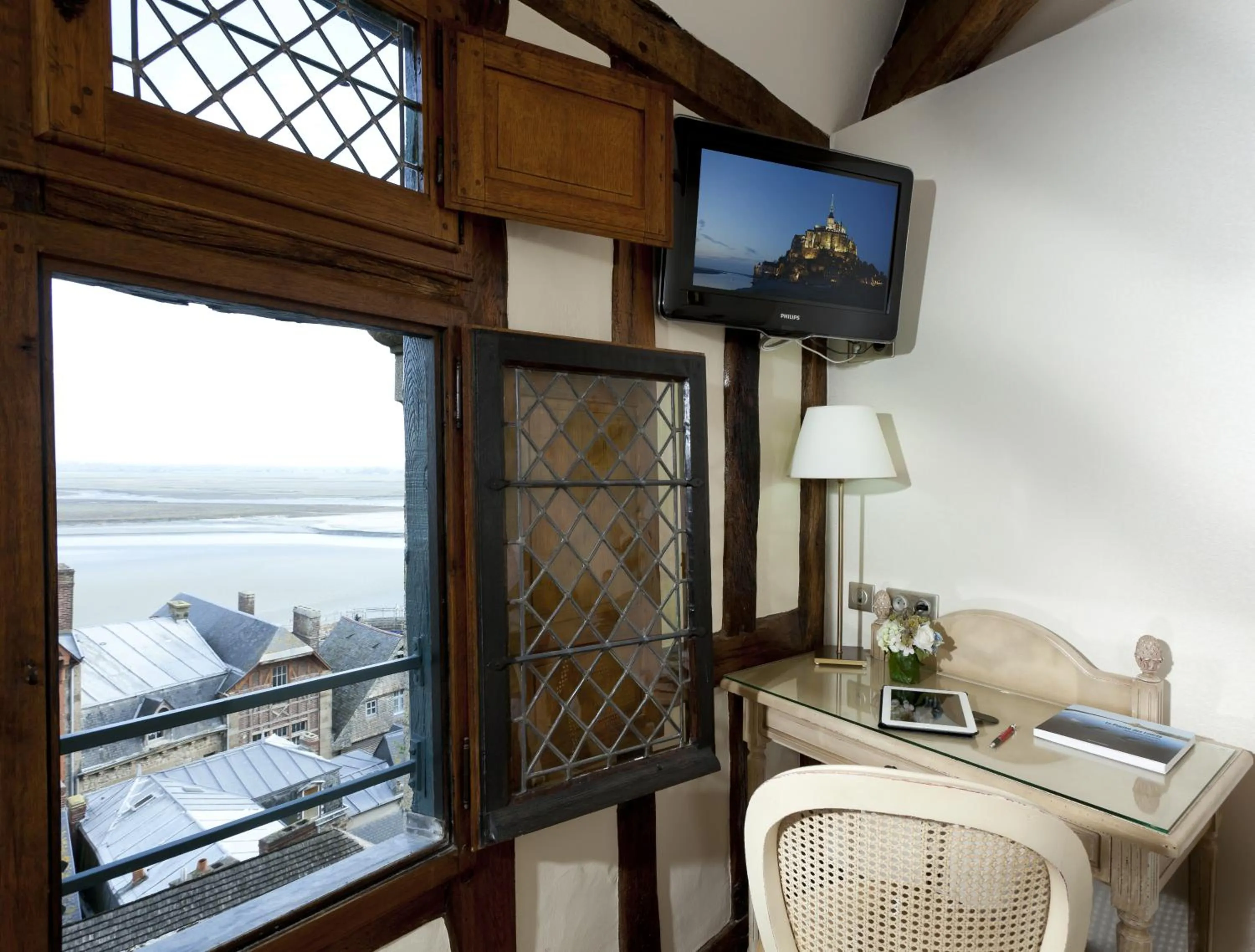 Superior Twin Room with Sea View in Auberge Saint Pierre