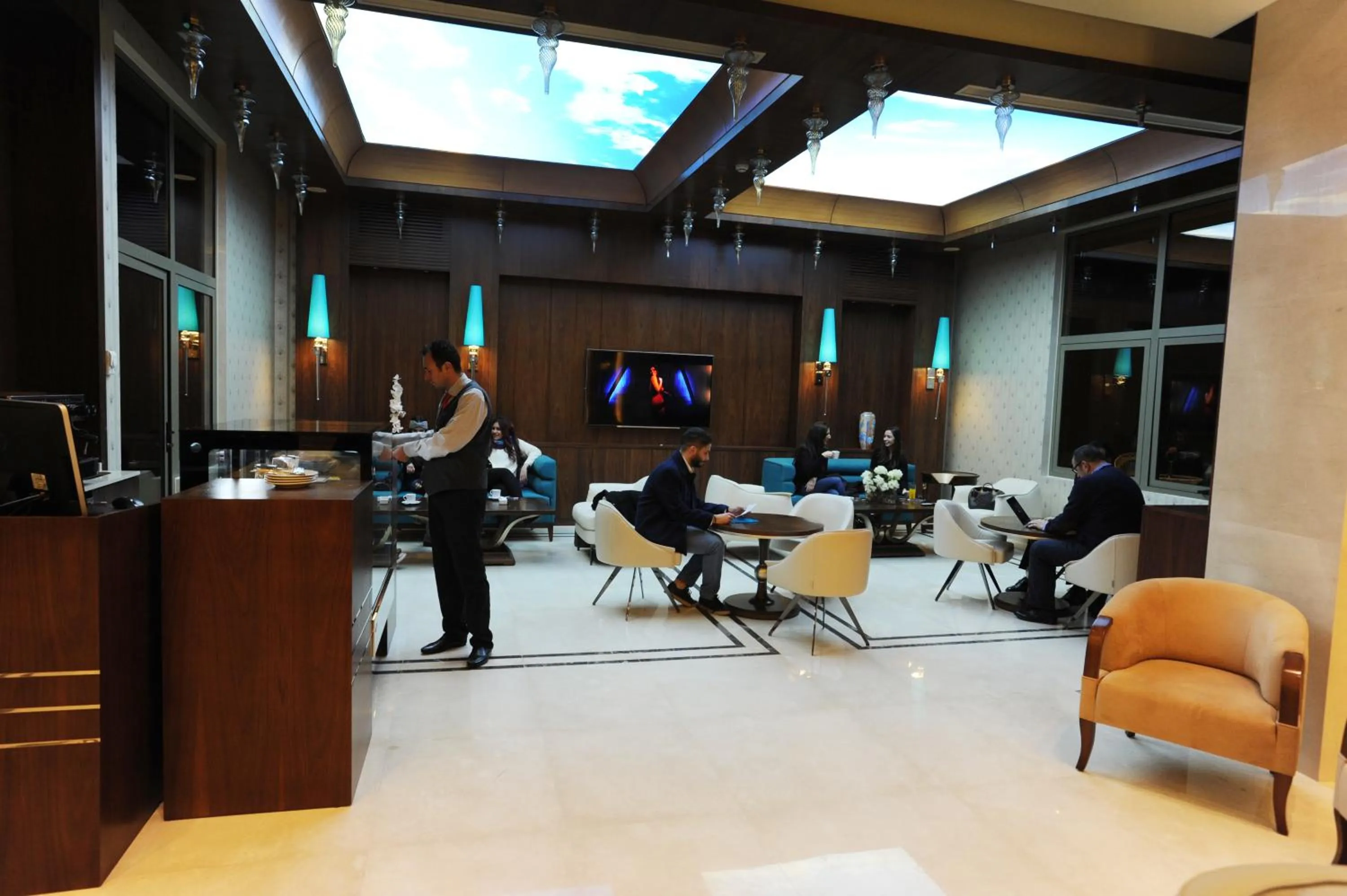 Food and drinks in Gems Hotel