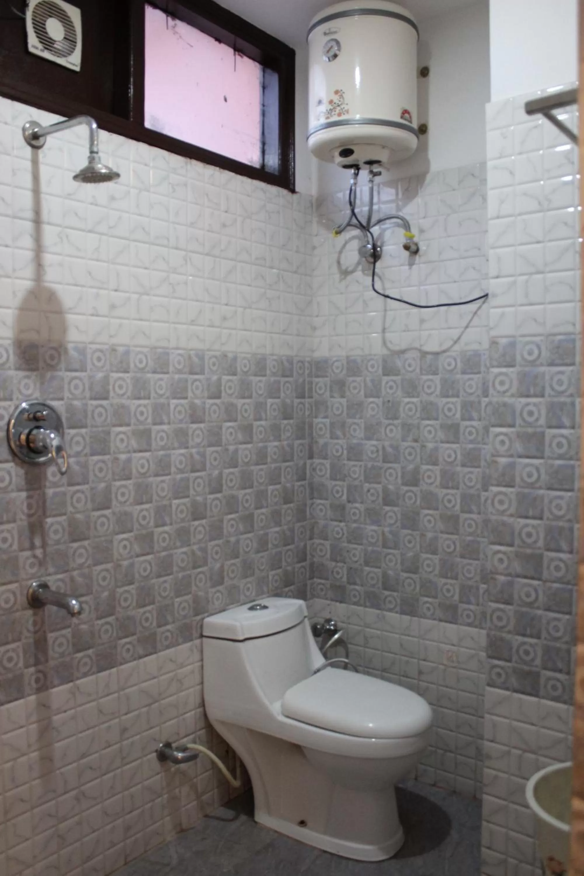 Bathroom in Trimrooms JMC Katra