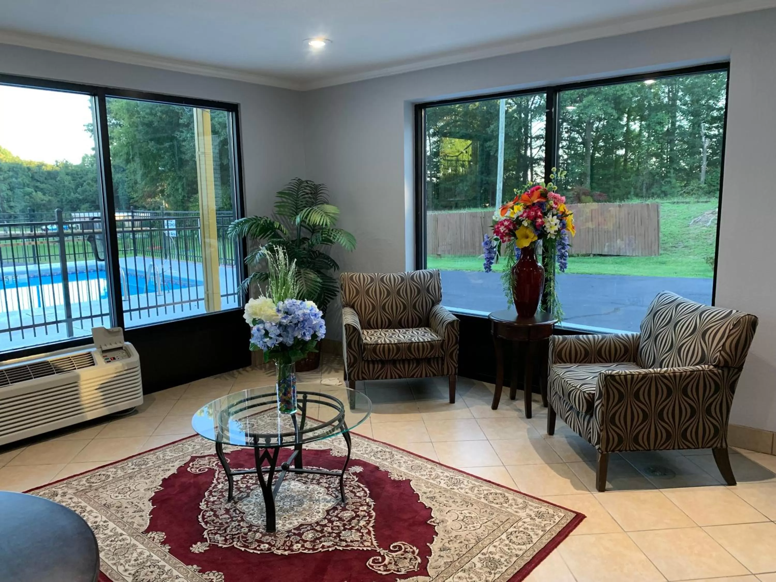 Seating area in Magnolia Inn Laurens