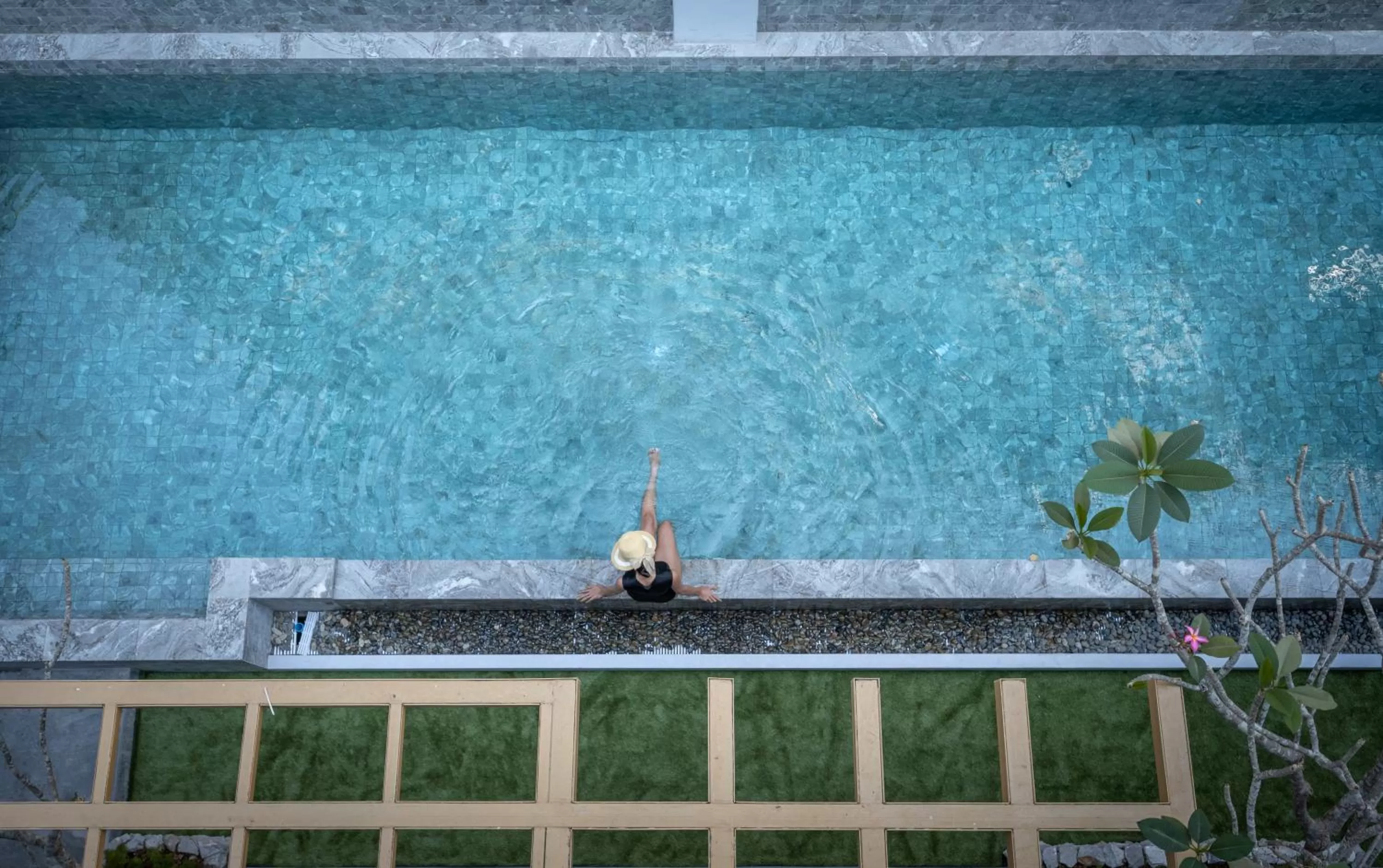 Swimming pool in SHAN Villas Sukhumvit ฌานวิลล่า สุขุมวิท