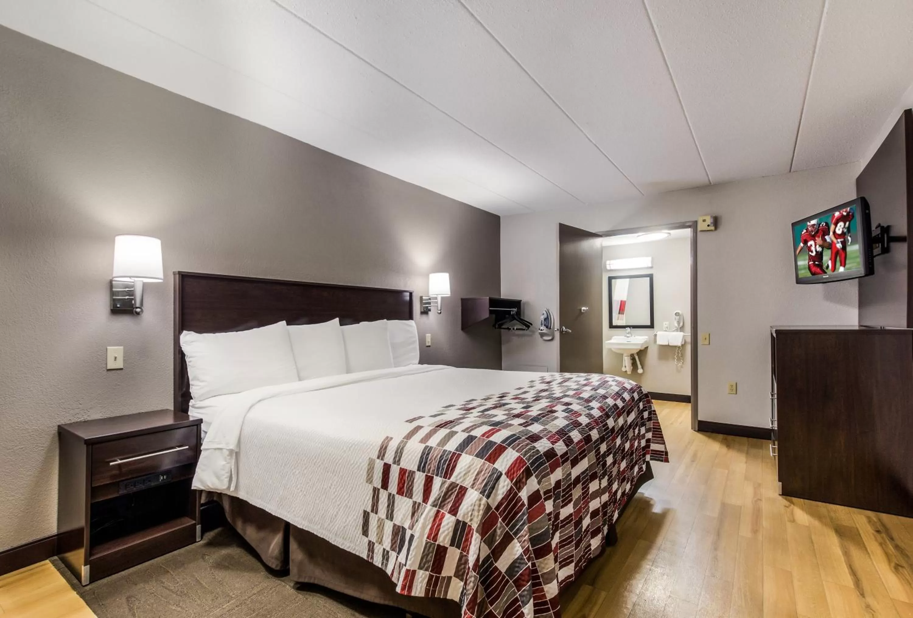 Bedroom, Bed in Red Roof Inn Lexington