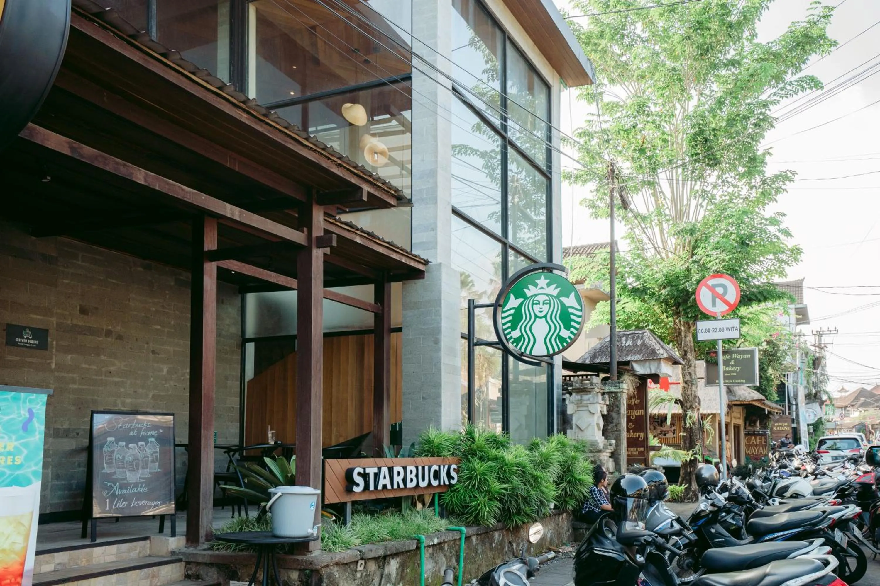 Restaurant/places to eat in Pertiwi Resort & Spa