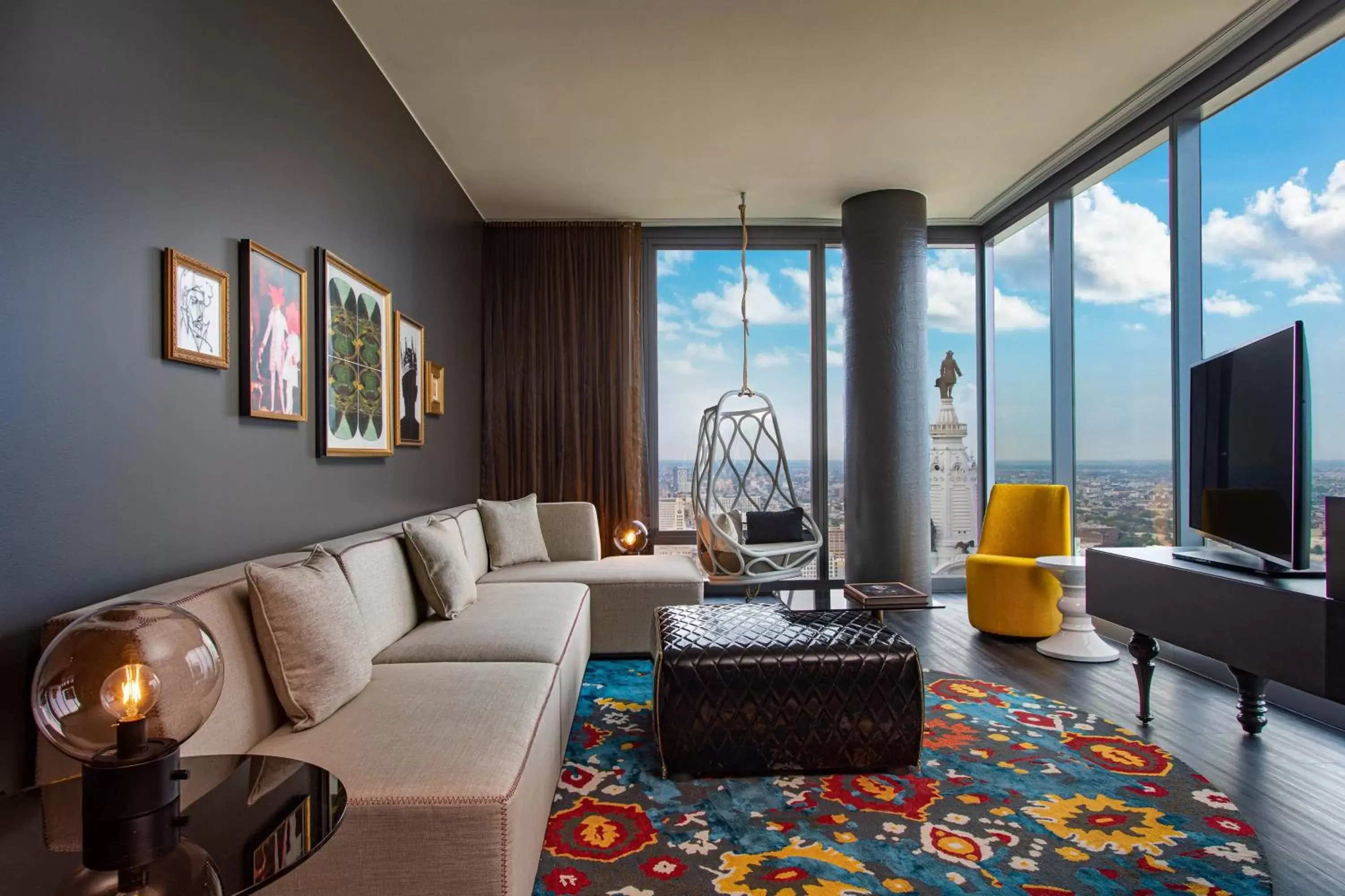 Fantastic, Suite, 1 King, City view in W Philadelphia Fantastic, Suite, 1 King, City view in W Philadelphia