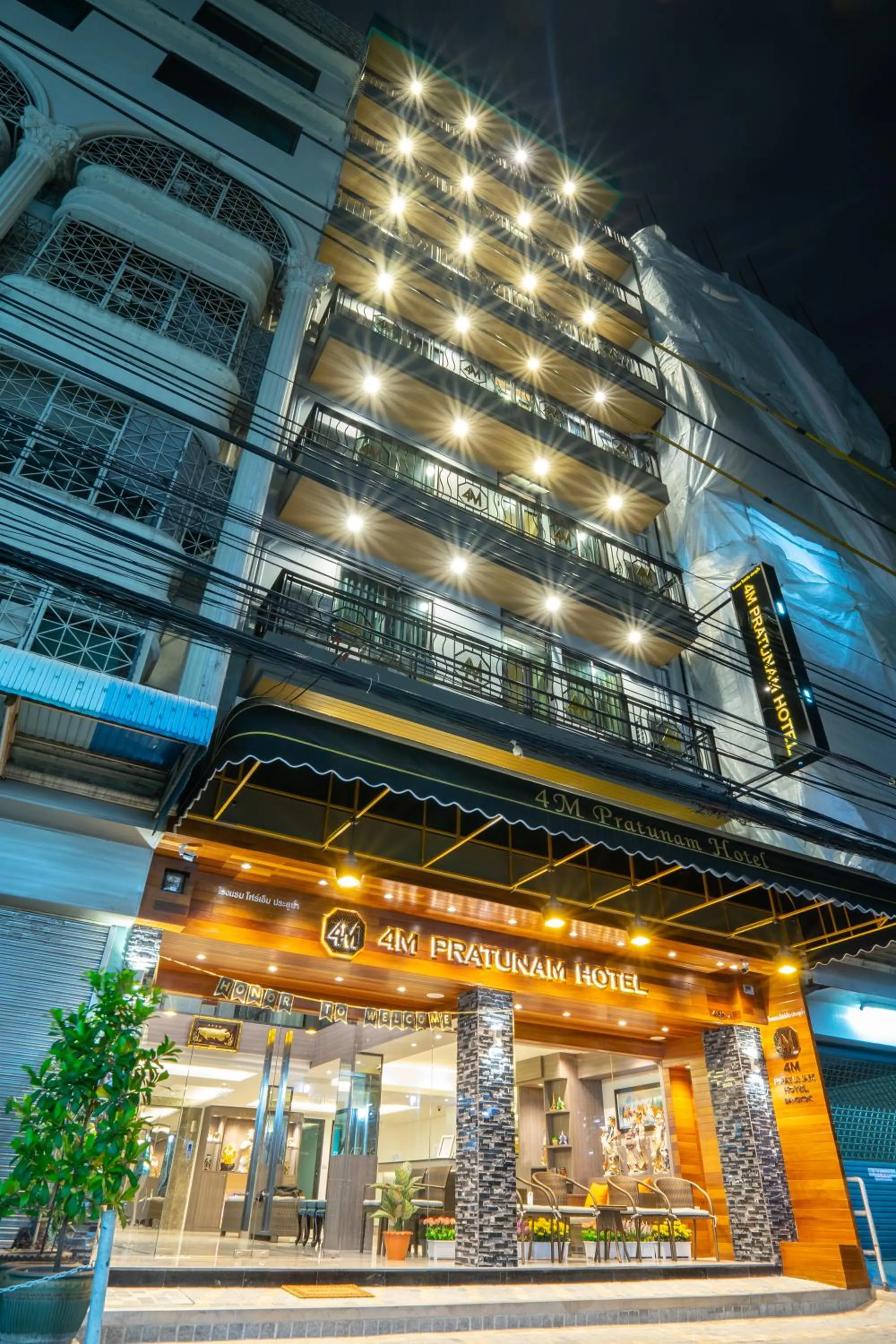 Property building in 4M Pratunam Hotel