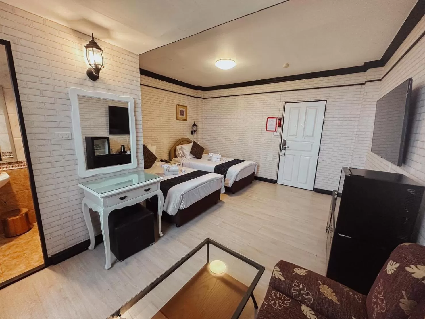 TV and multimedia, Bed in Hotel De Khuvieng