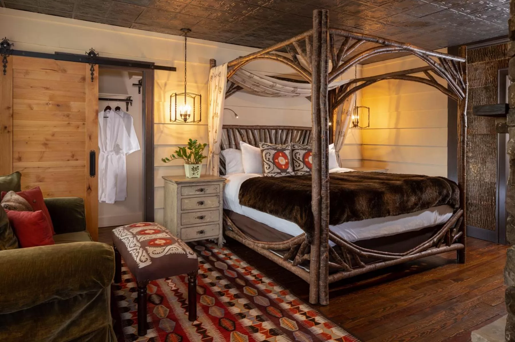 Bed in The White Birch Inn