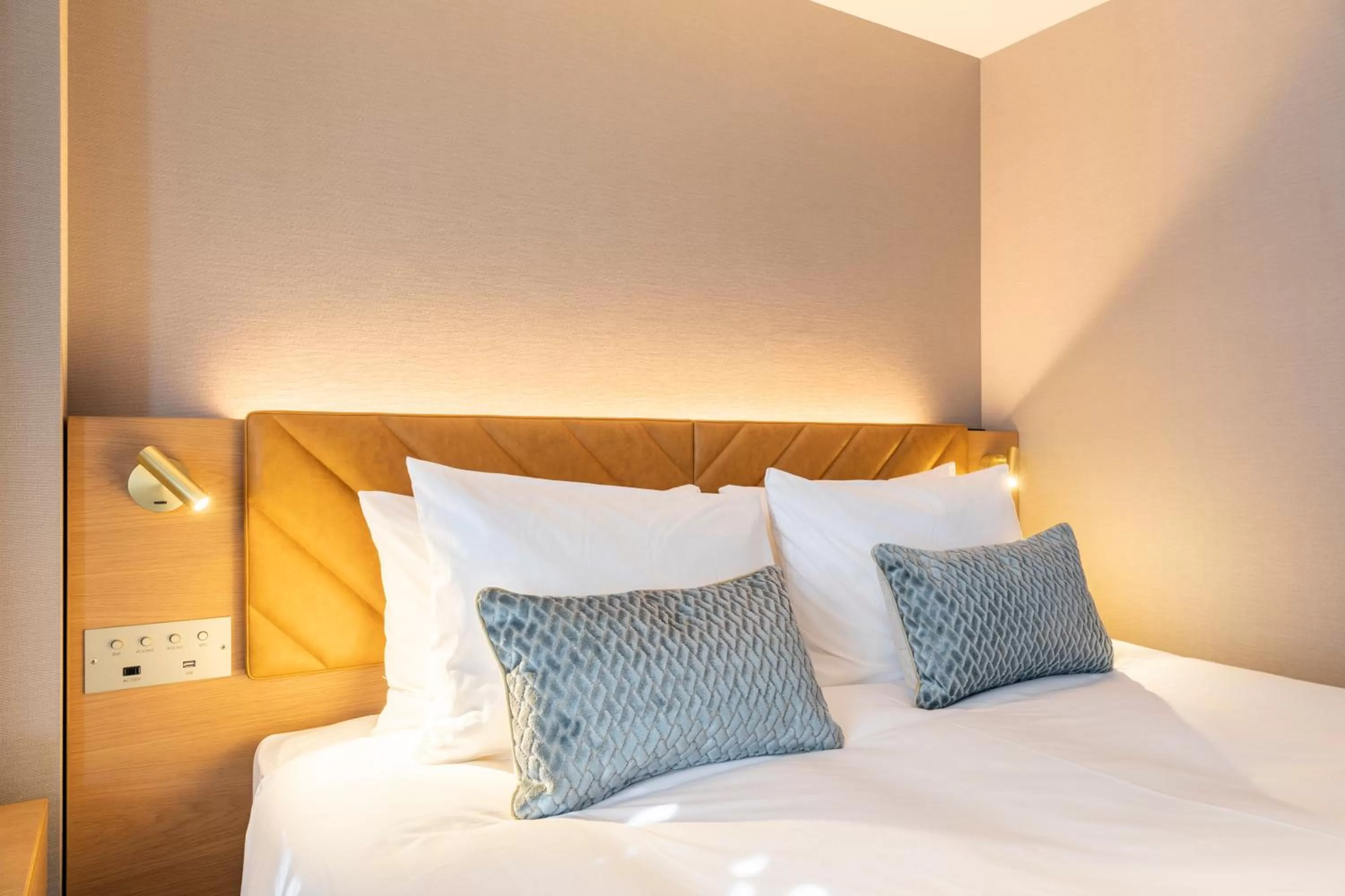 Bed in Tokyu Stay Hakodate Asaichi Akarinoyu