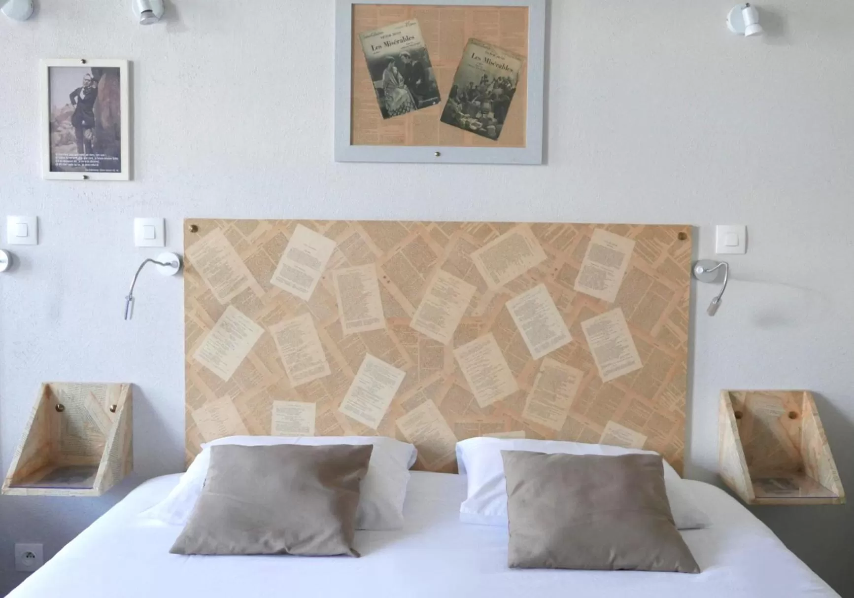 Bed in Hôtel Mille et une Feuilles