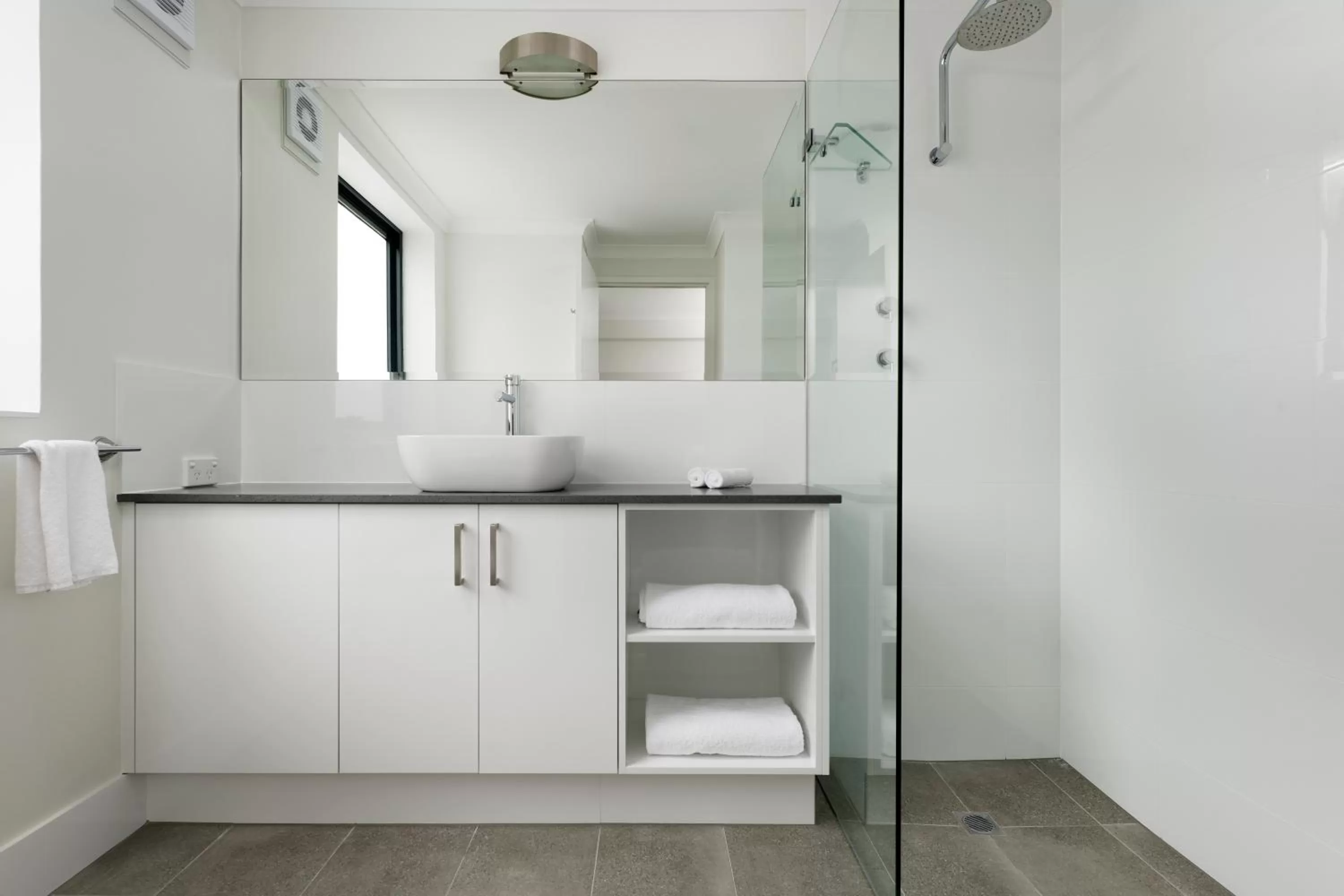 Shower in Quest West End