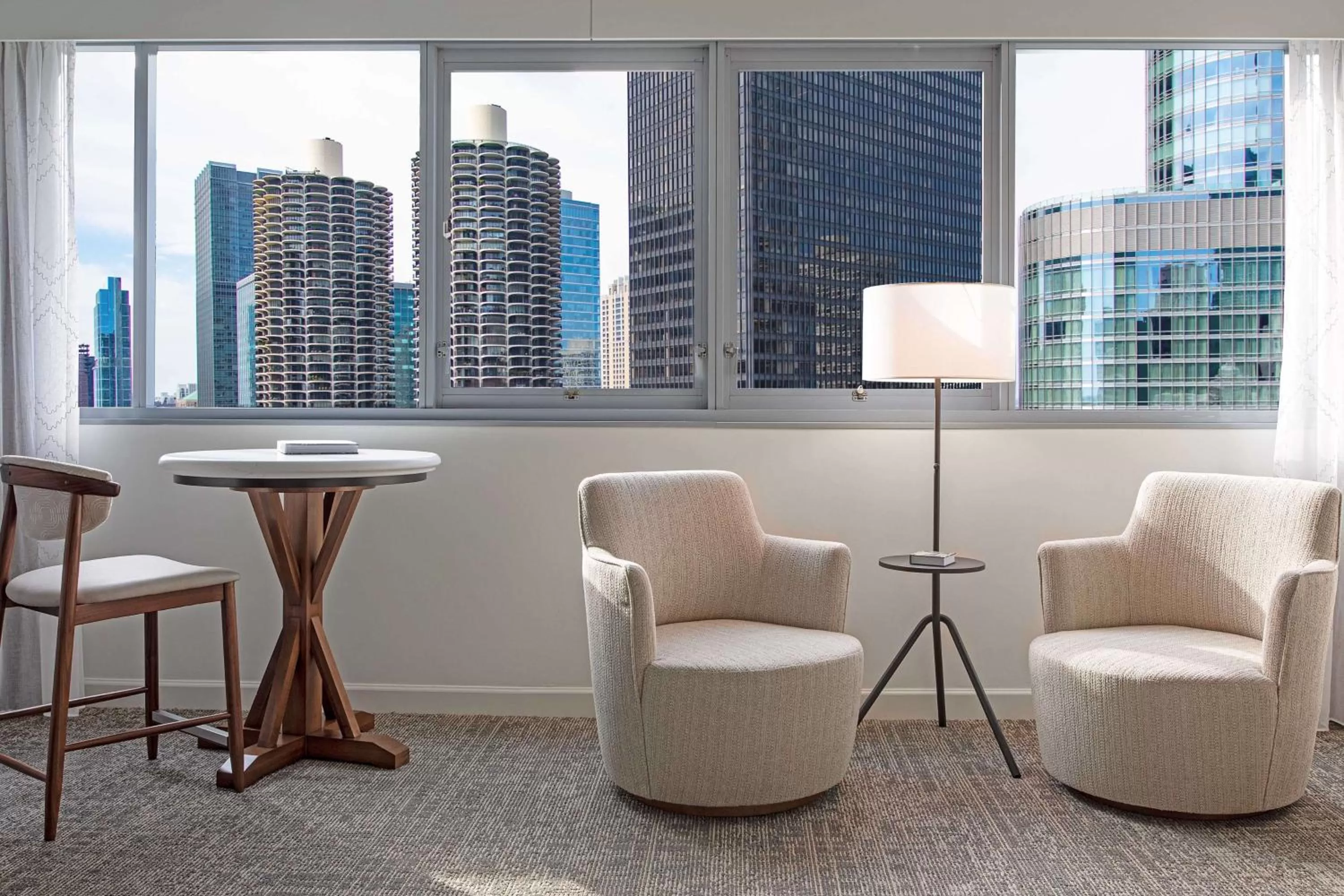 Photo of the whole room in The Royal Sonesta Chicago Downtown