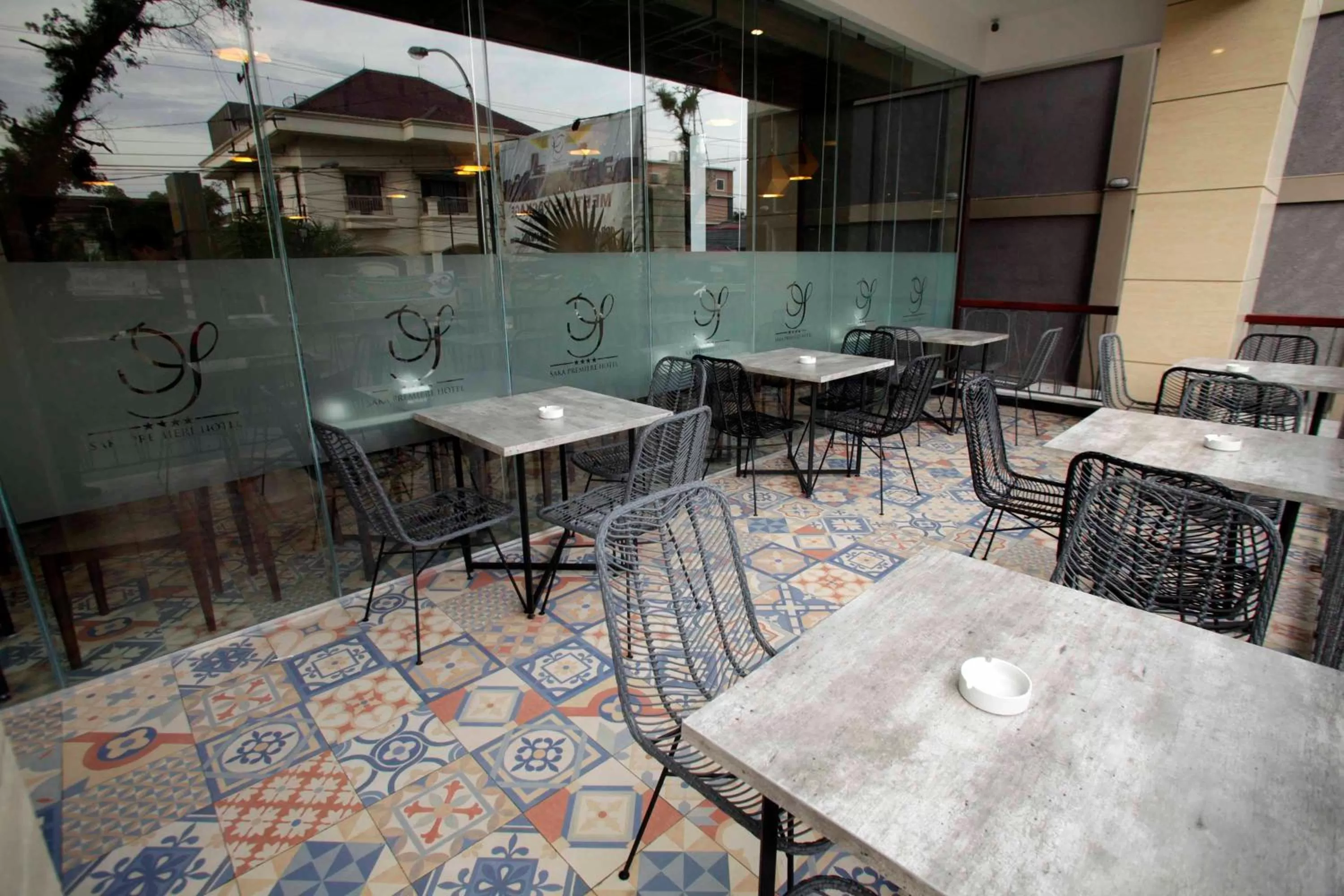 Restaurant/places to eat in Swiss-Belinn Gajah Mada Medan