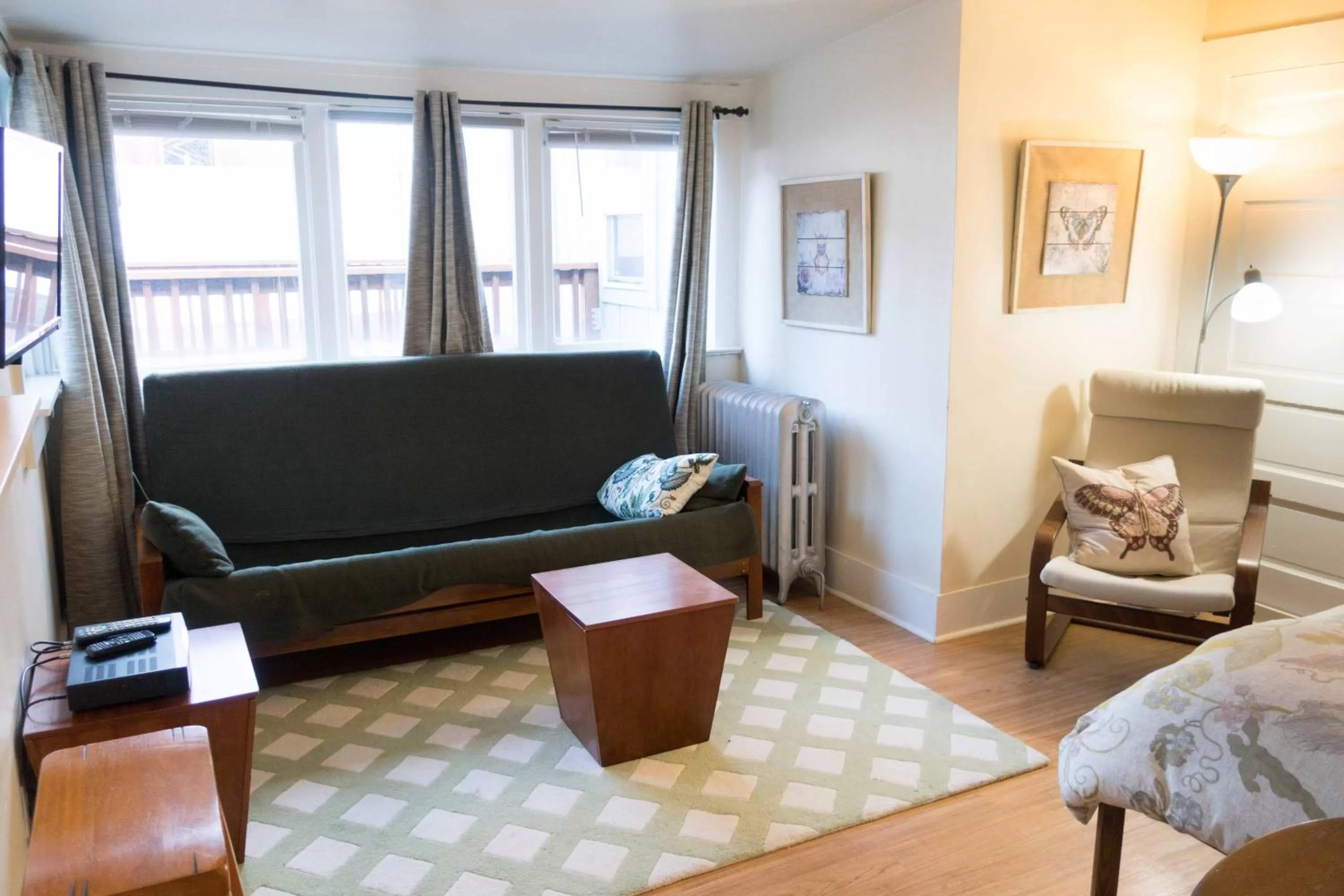 Living room in Sauerdough Lodging