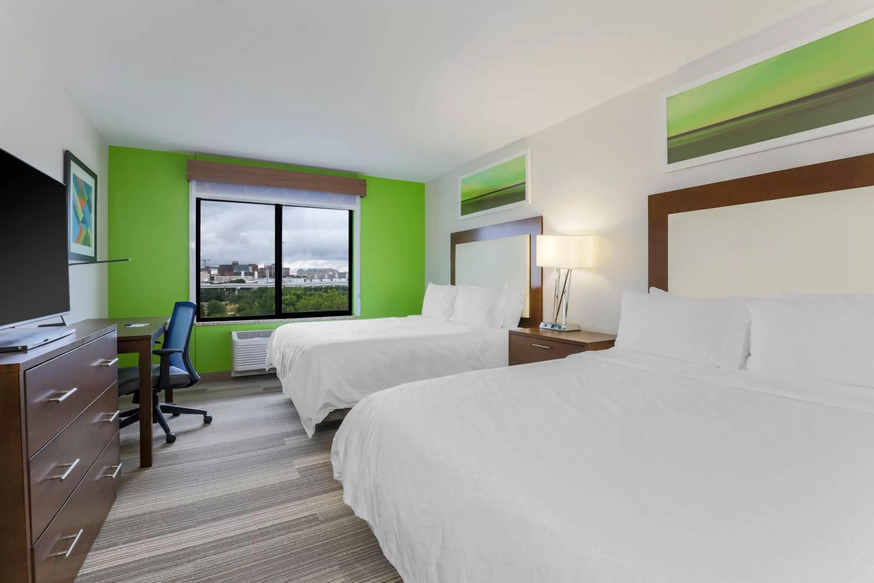 Photo of the whole room, Bed in Holiday Inn Express & Suites Fort Worth Downtown by IHG