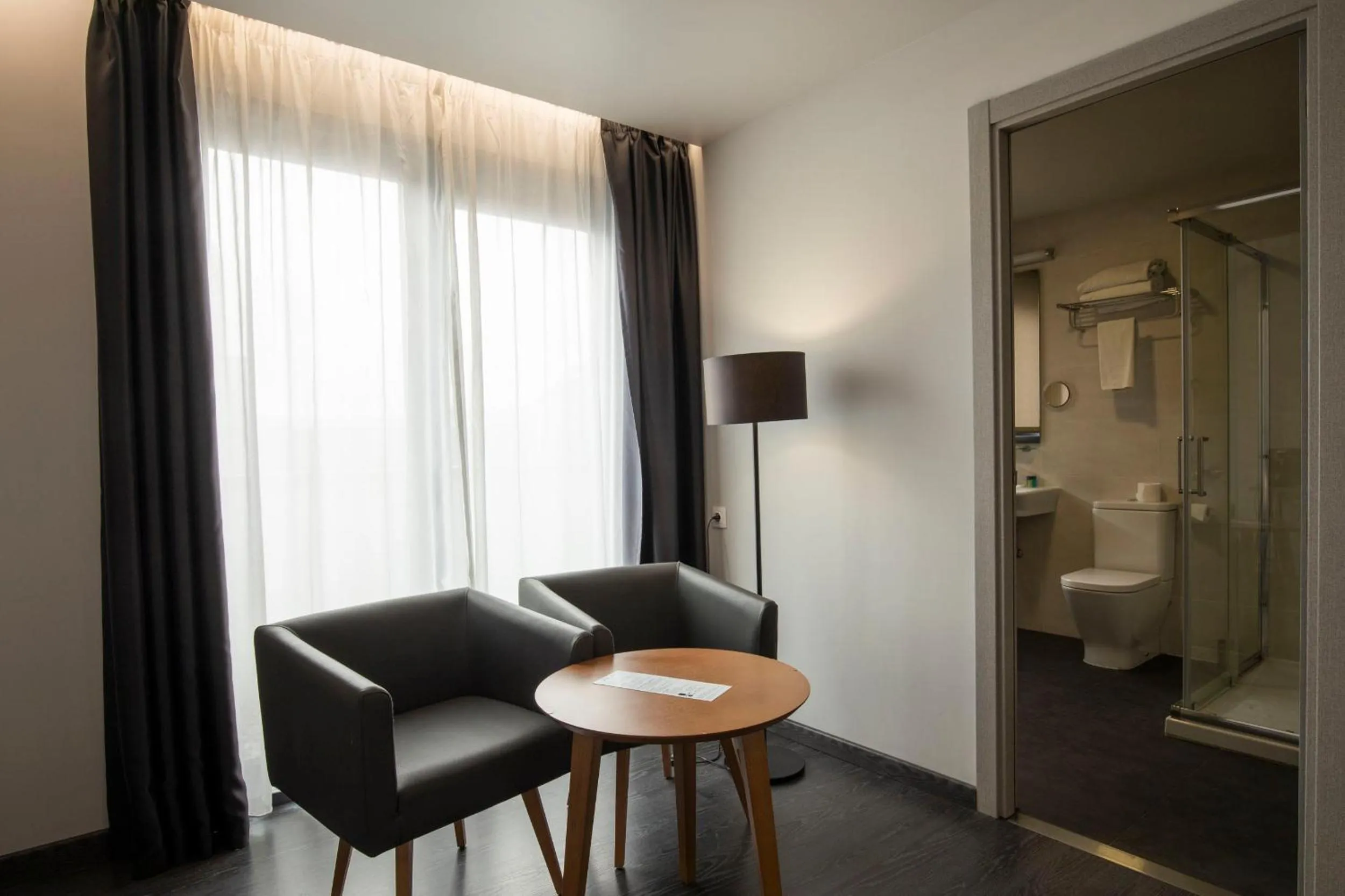 Photo of the whole room in Hotel Lux Santiago