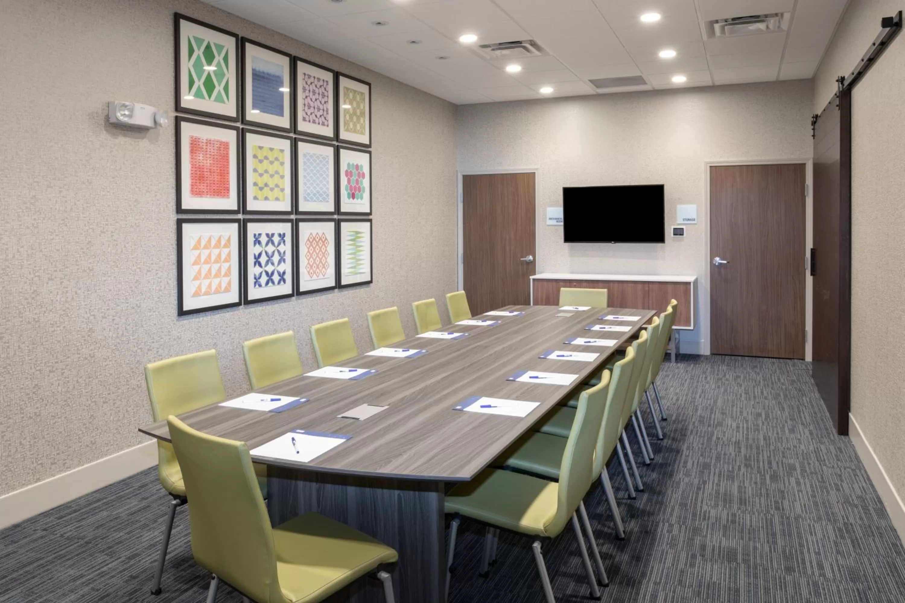 Meeting/conference room in Holiday Inn Express & Suites Sioux City North - Event Center by IHG