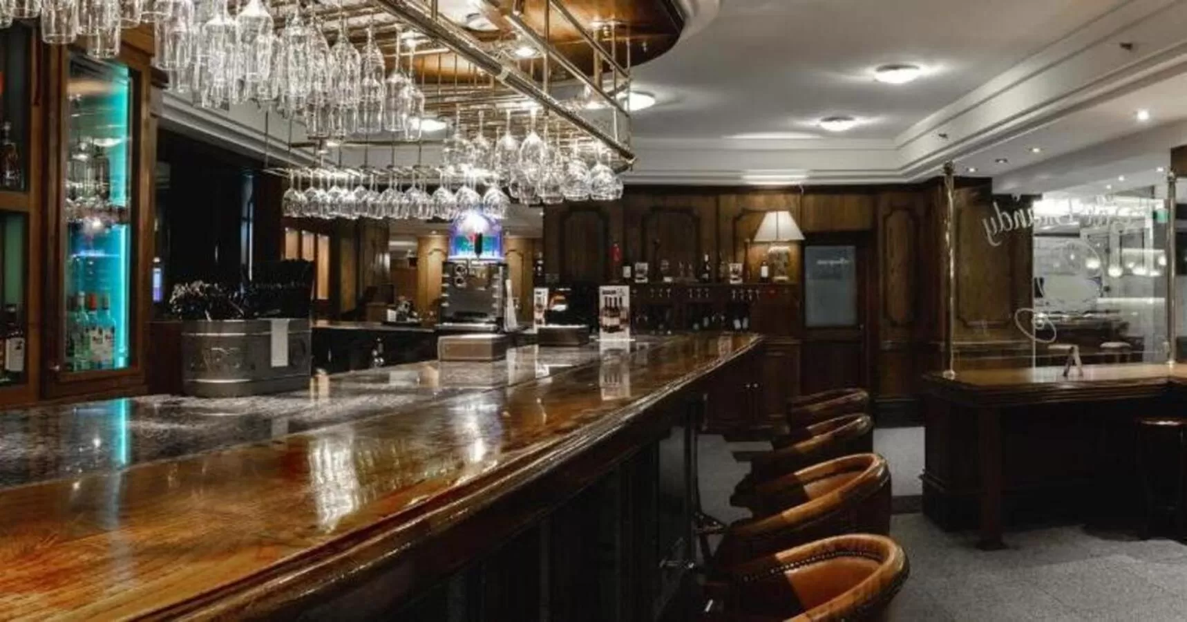 Lounge or bar in Wyndham Garden Santiago Kennedy