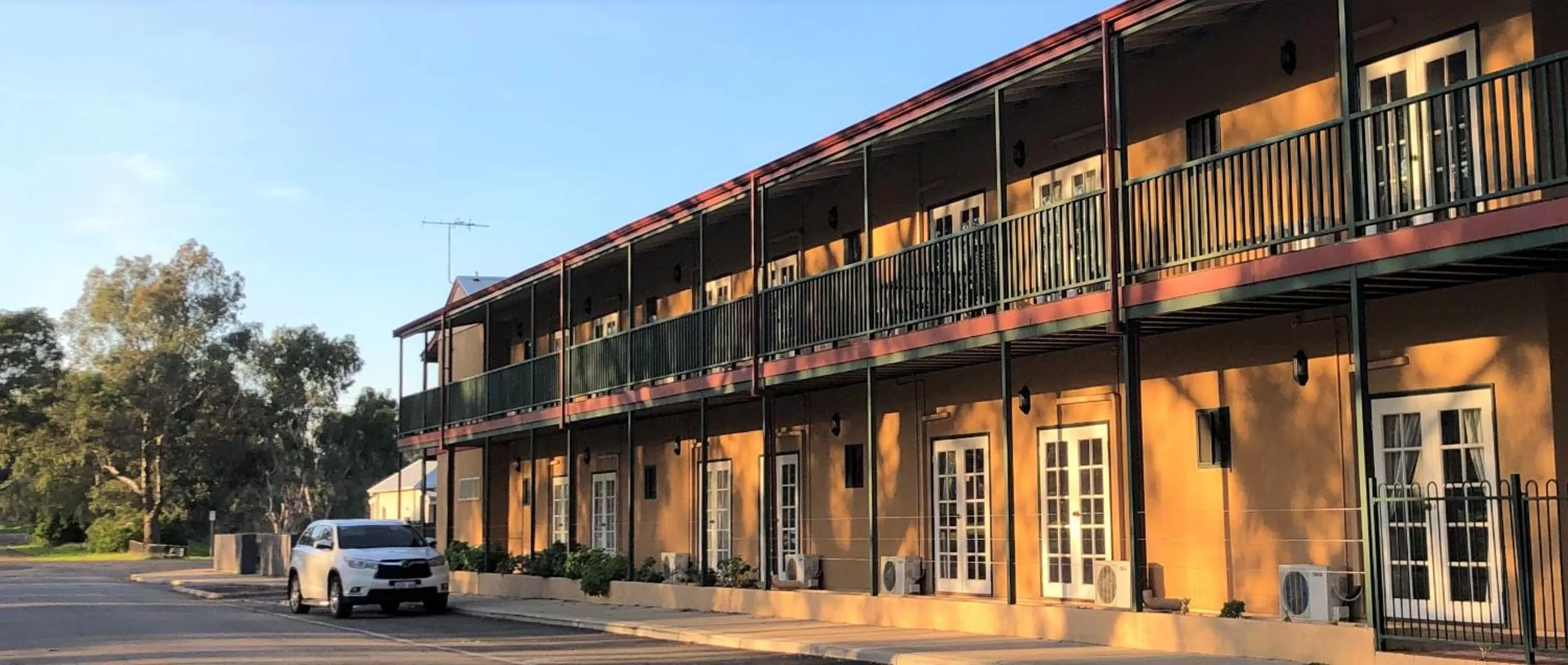 Property building in Settlers Hotel York