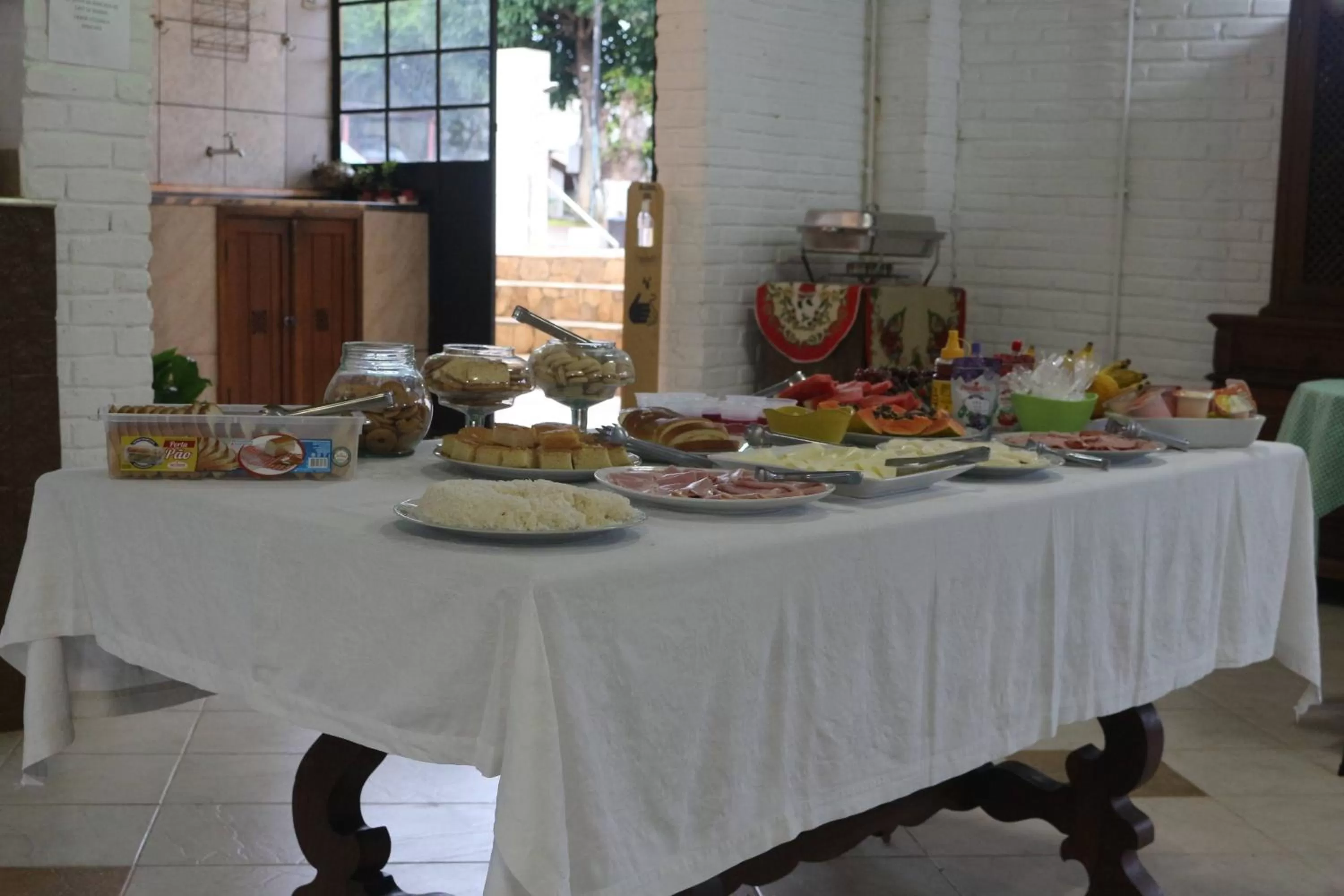 Breakfast, Food in Pousada Caminho Dos Sinos