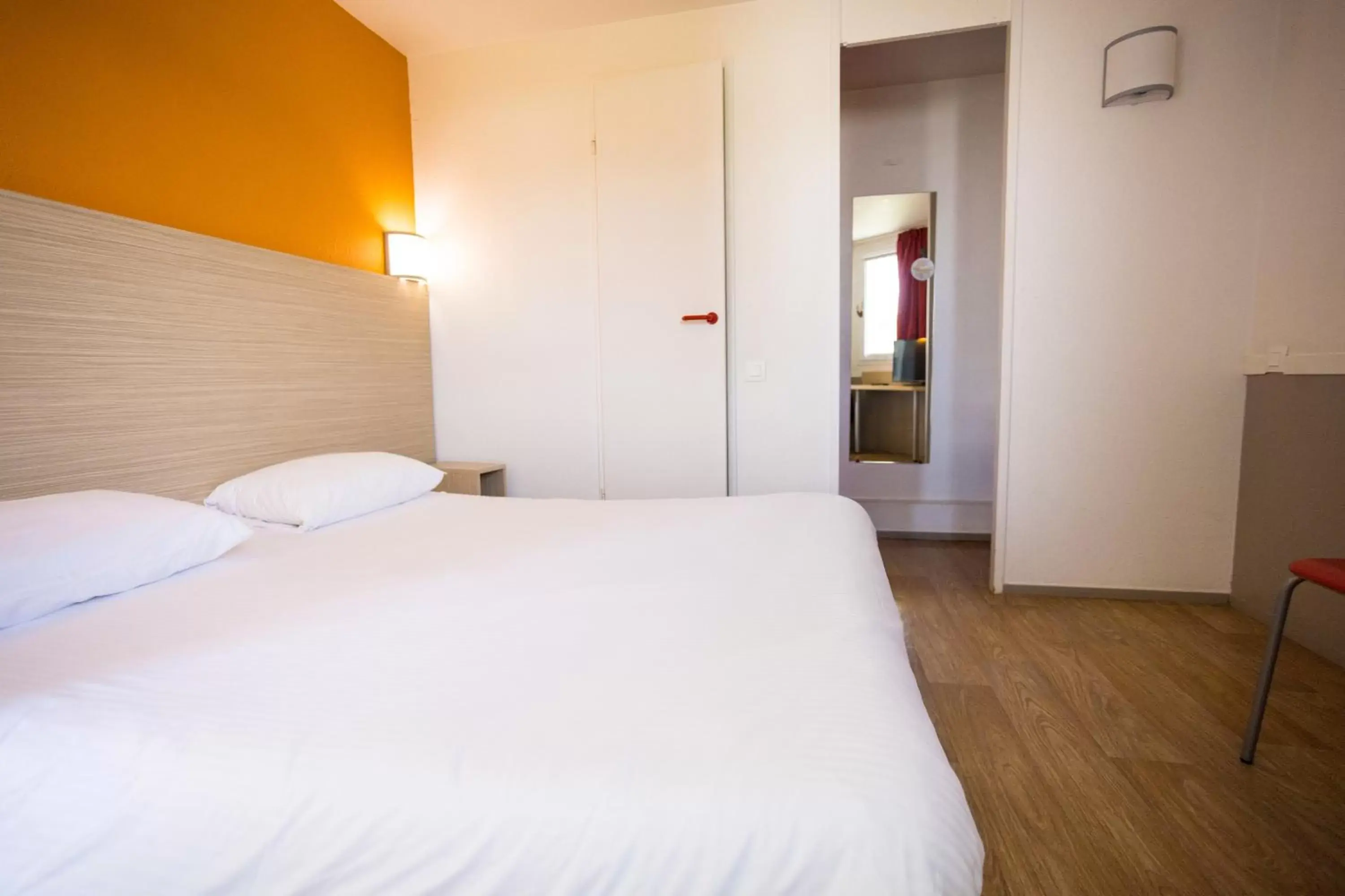 Double Room - single occupancy in Première Classe Cherbourg - Tourlaville Double Room - single occupancy in Première Classe Cherbourg - Tourlaville
