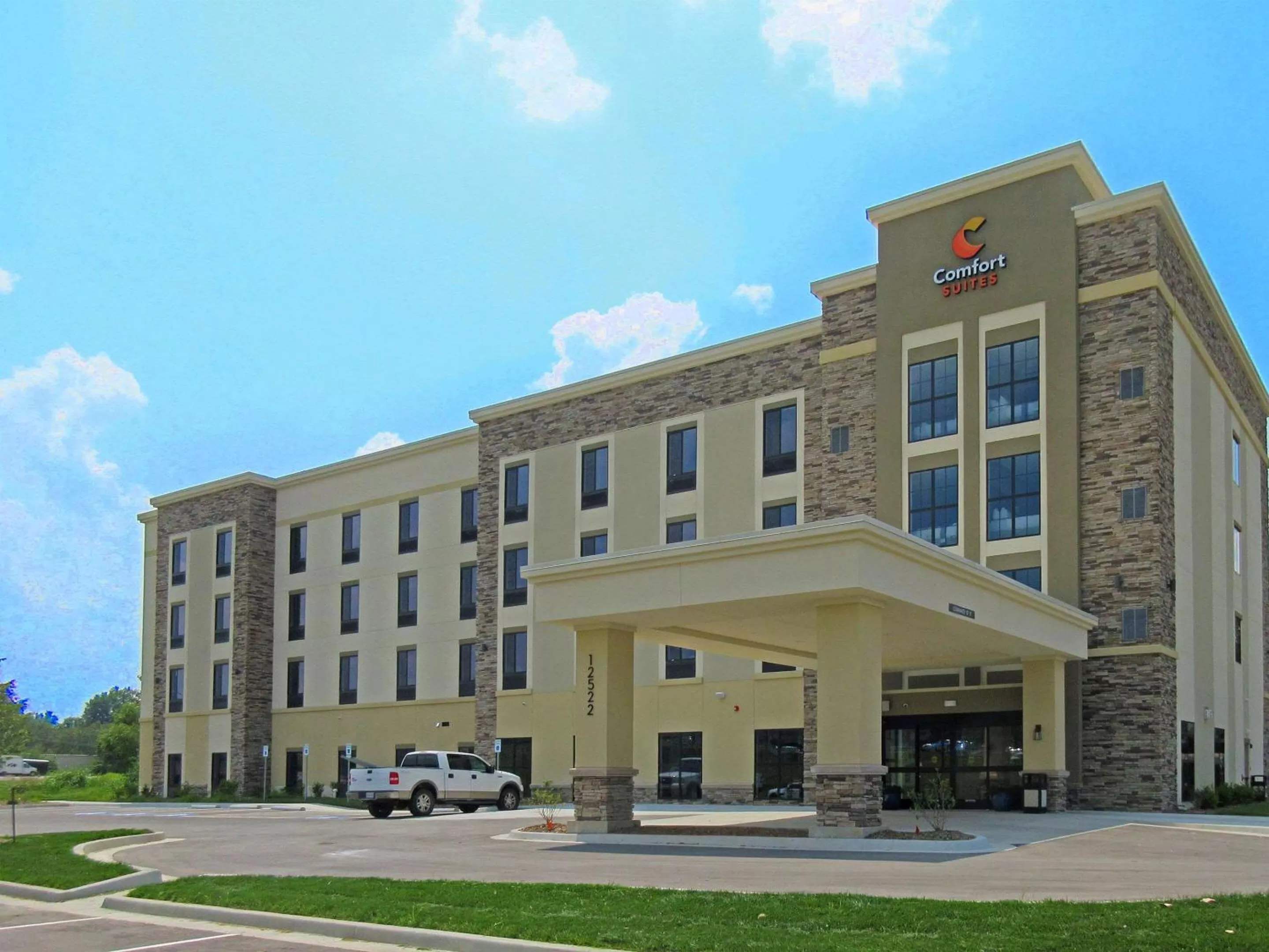 Property building in Comfort Suites Grandview - Kansas City