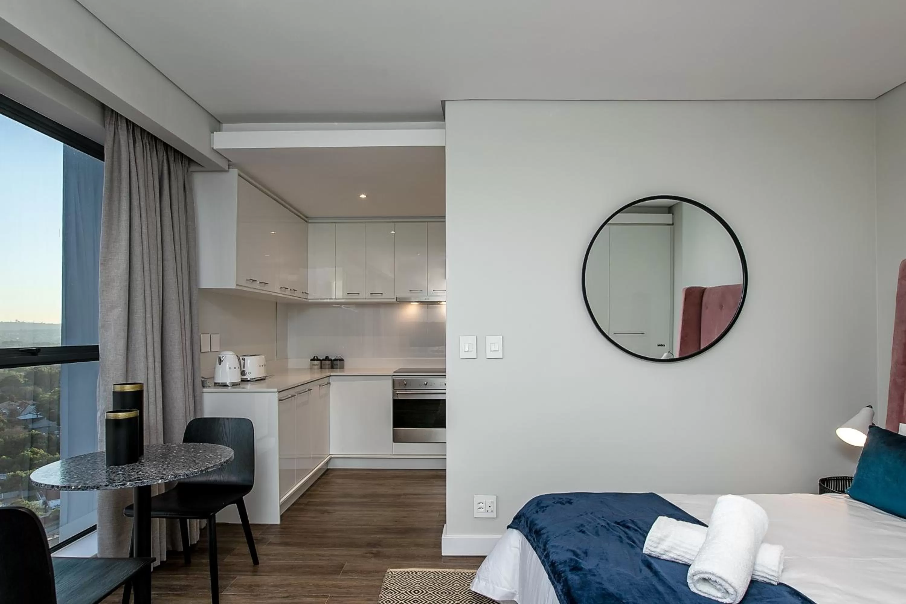 TV and multimedia, Bed in The Park Central Residence - WITH GENERATOR