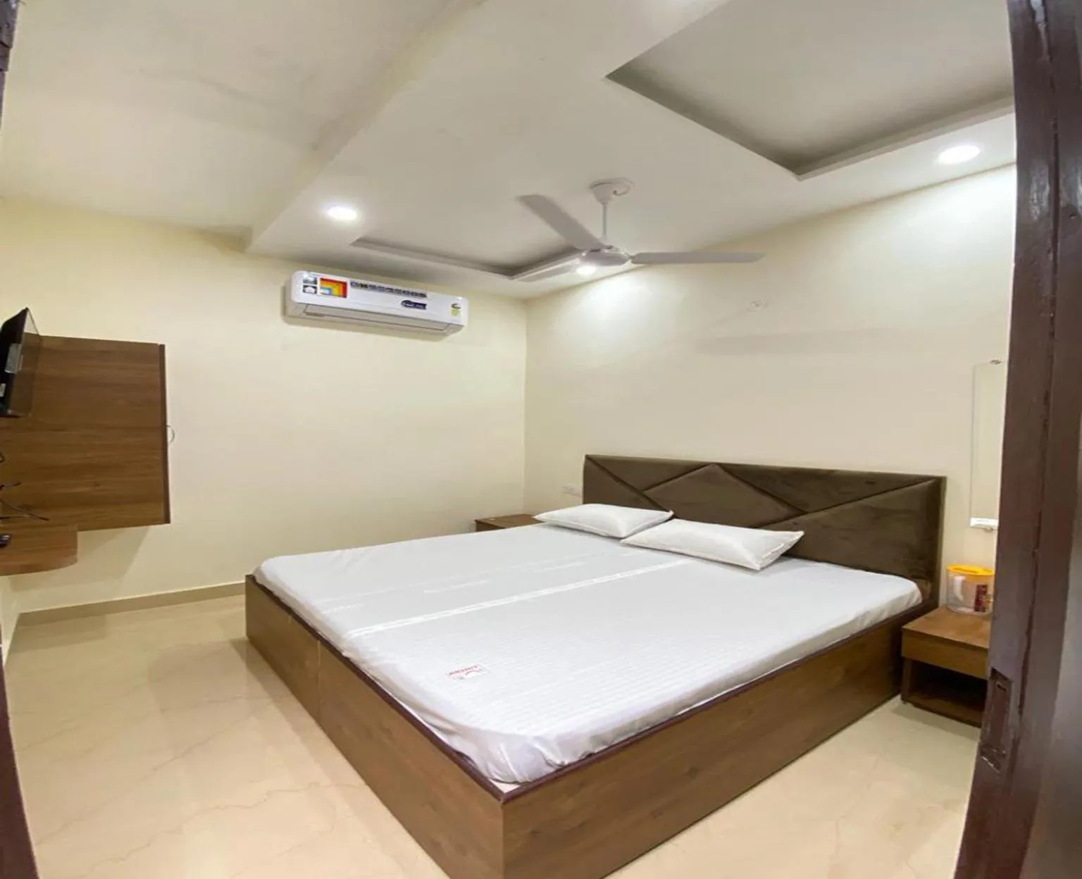 Photo of the whole room, Bed in Naman Homestay