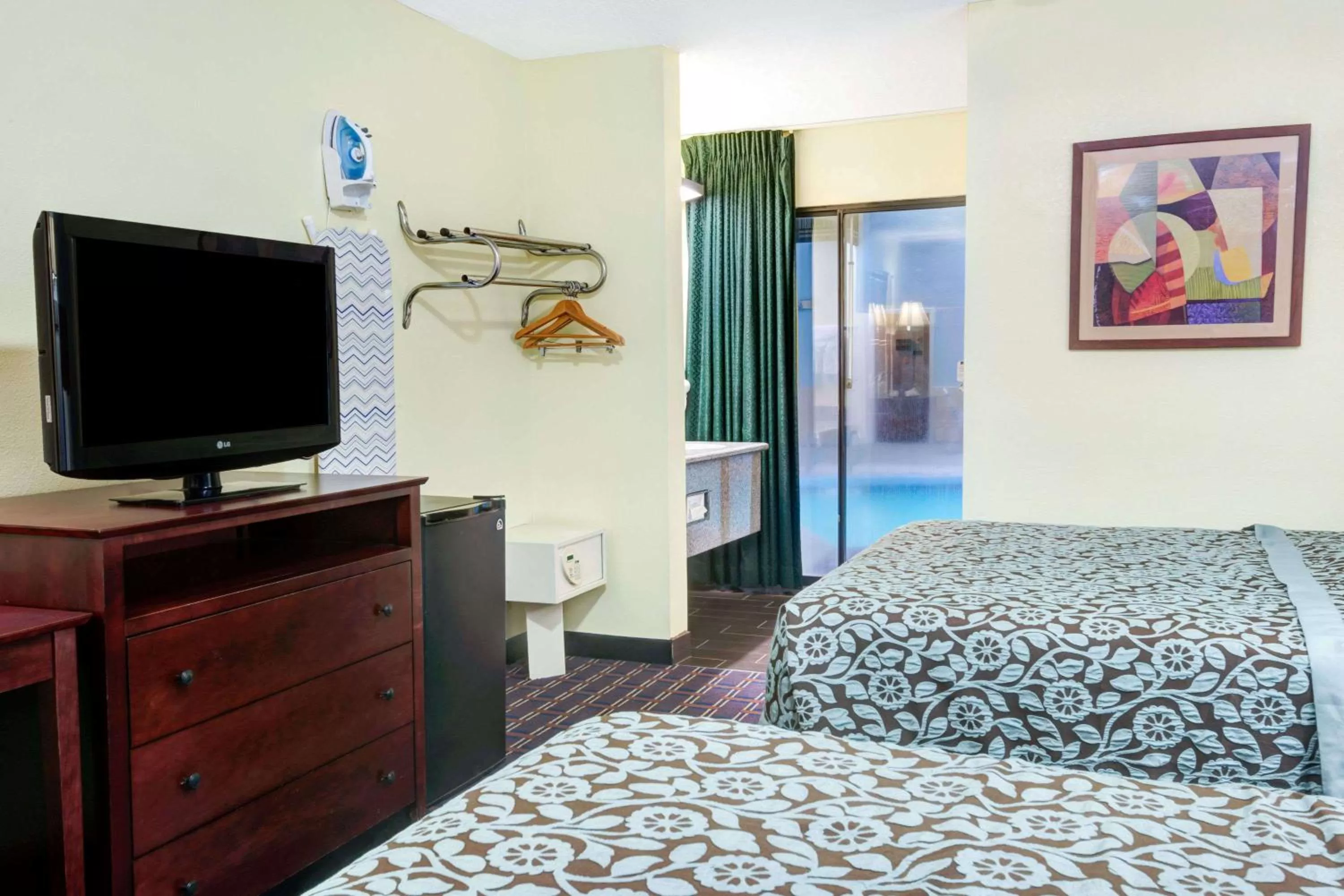 Photo of the whole room, Bed in Go2 Inn & Suites By Relianse -Albuquerque