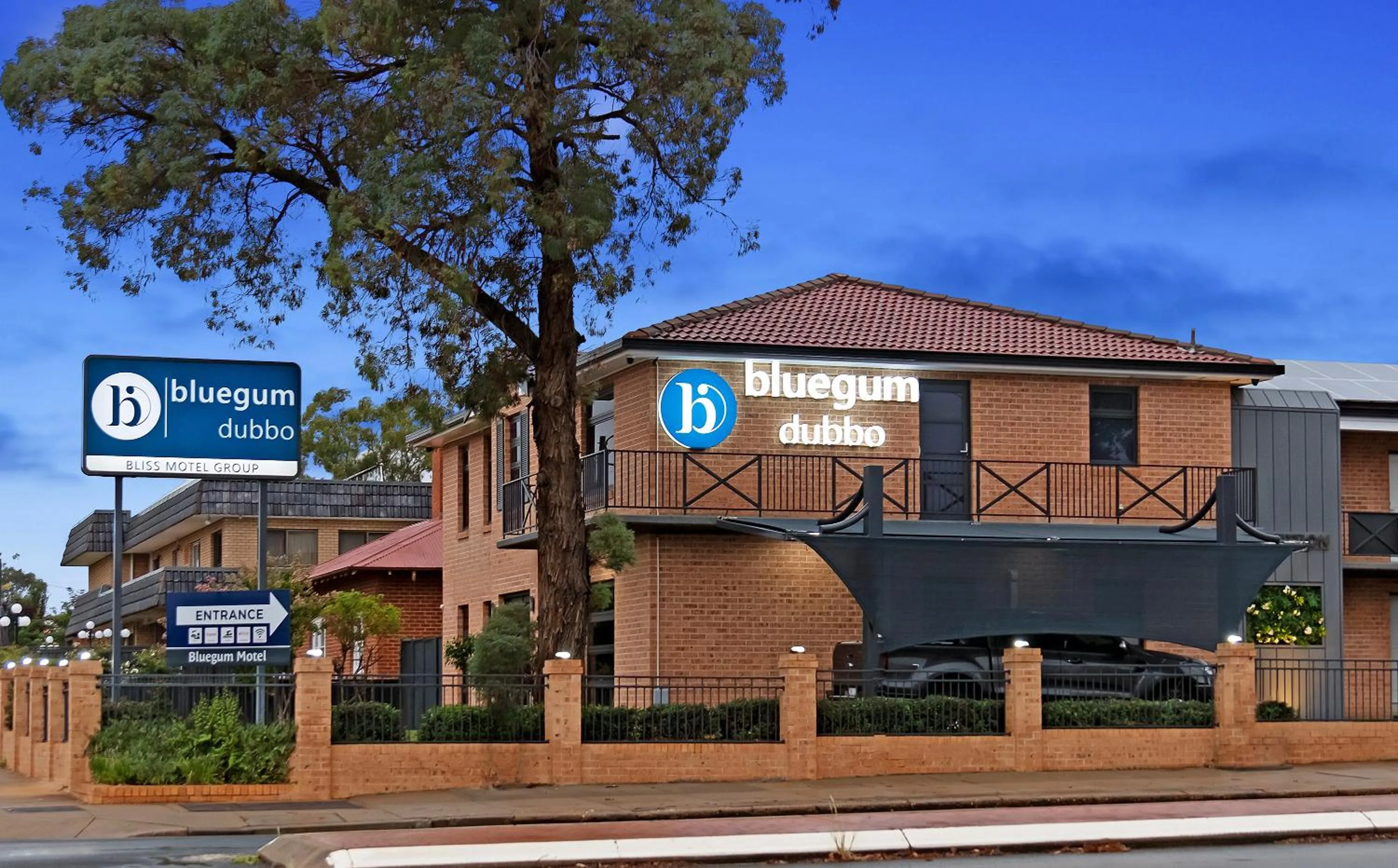 Facade/entrance in Bluegum Dubbo