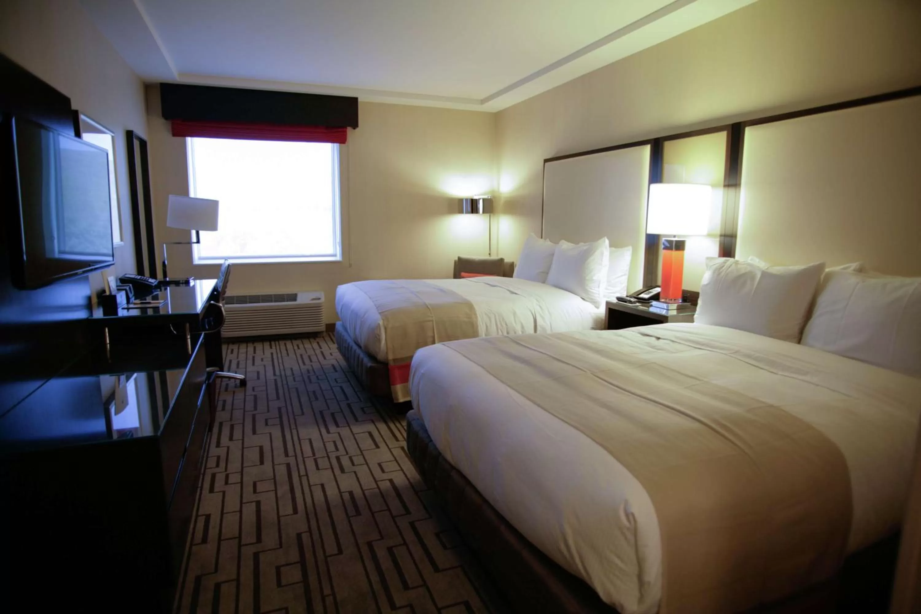 Bedroom, Bed in DoubleTree by Hilton Hotel Bristol