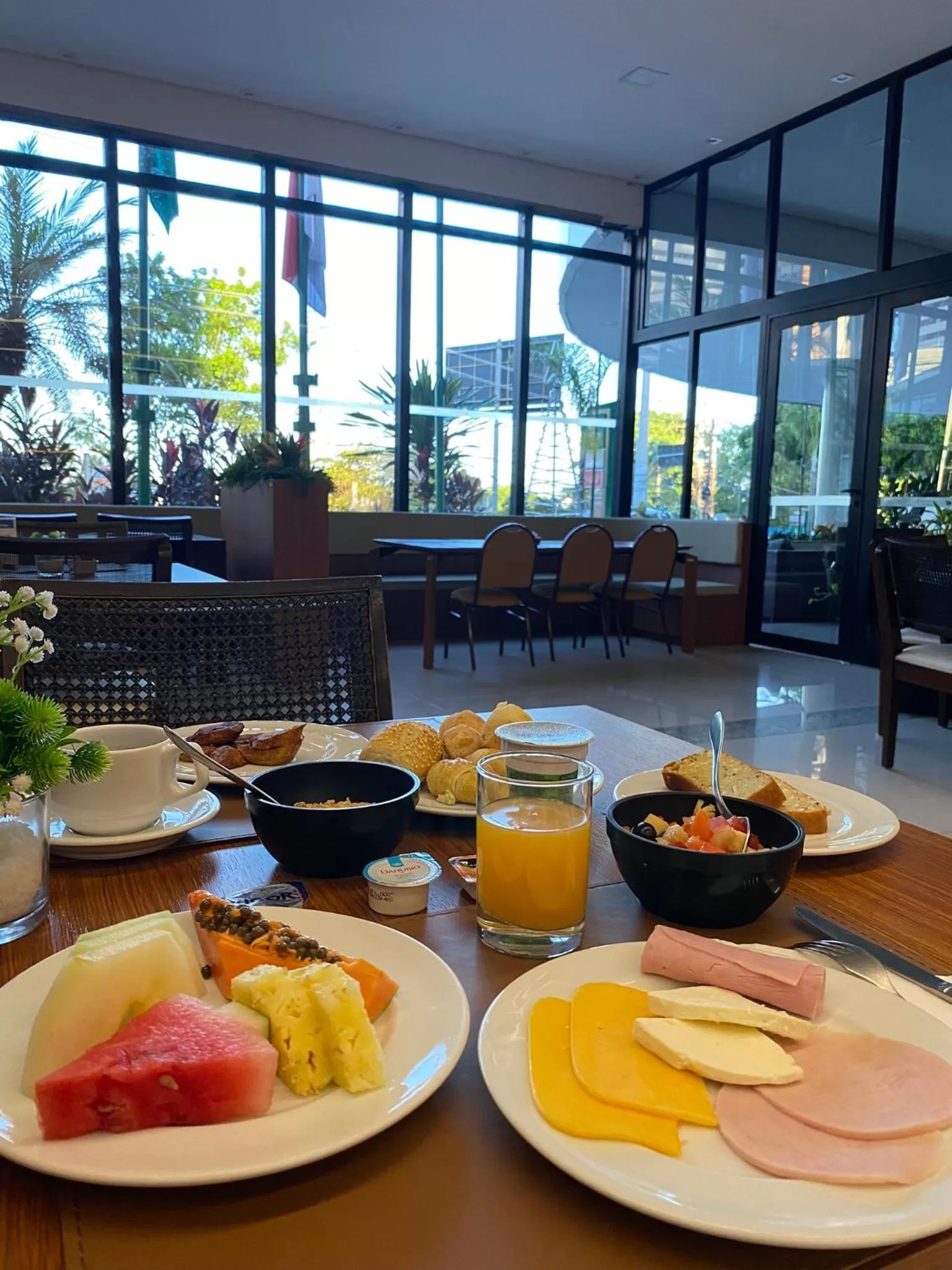 Restaurant/places to eat in Quality Hotel Manaus