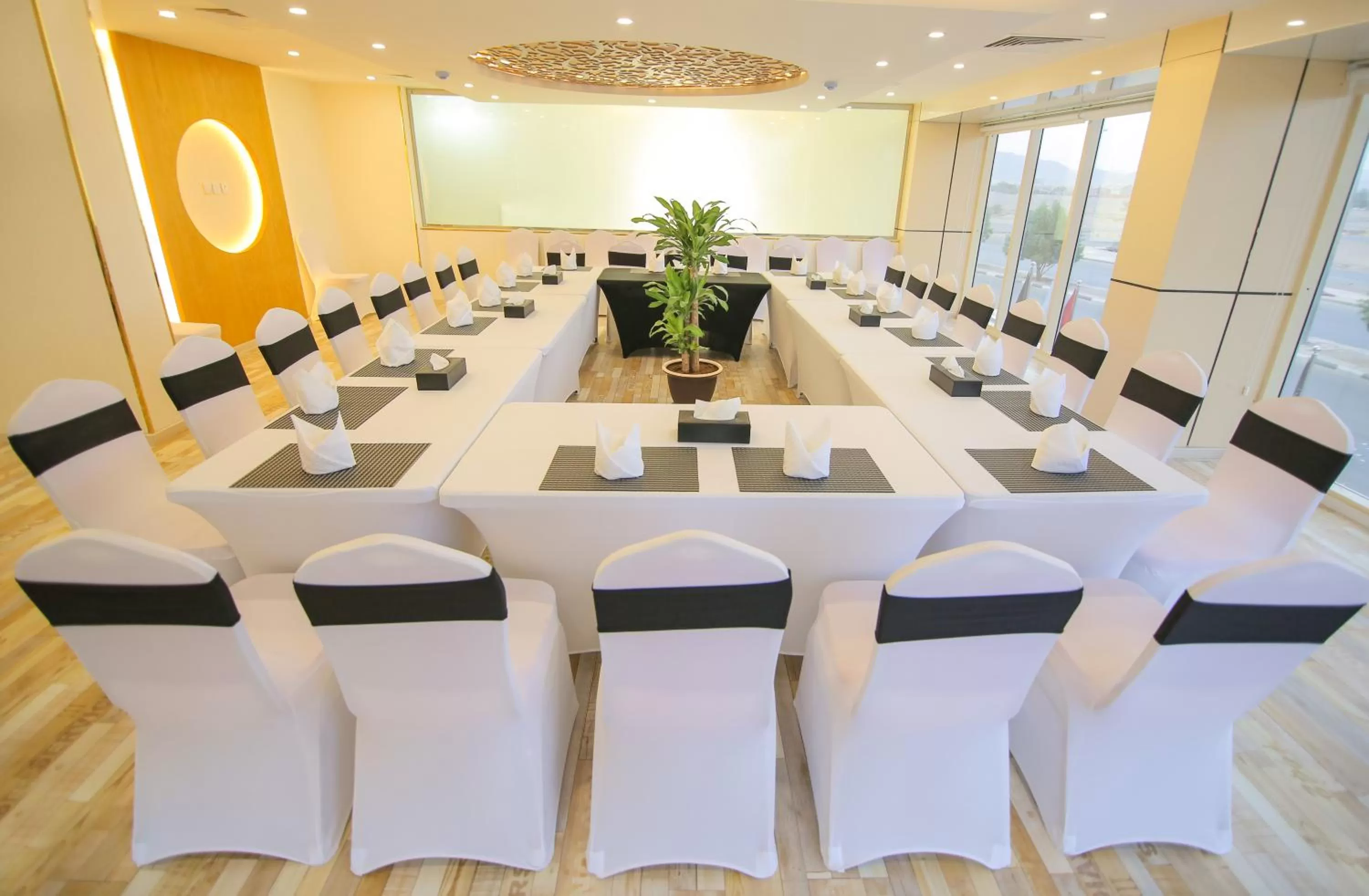 Meeting/conference room in فندق جولدن نايت Golden Night Hotel