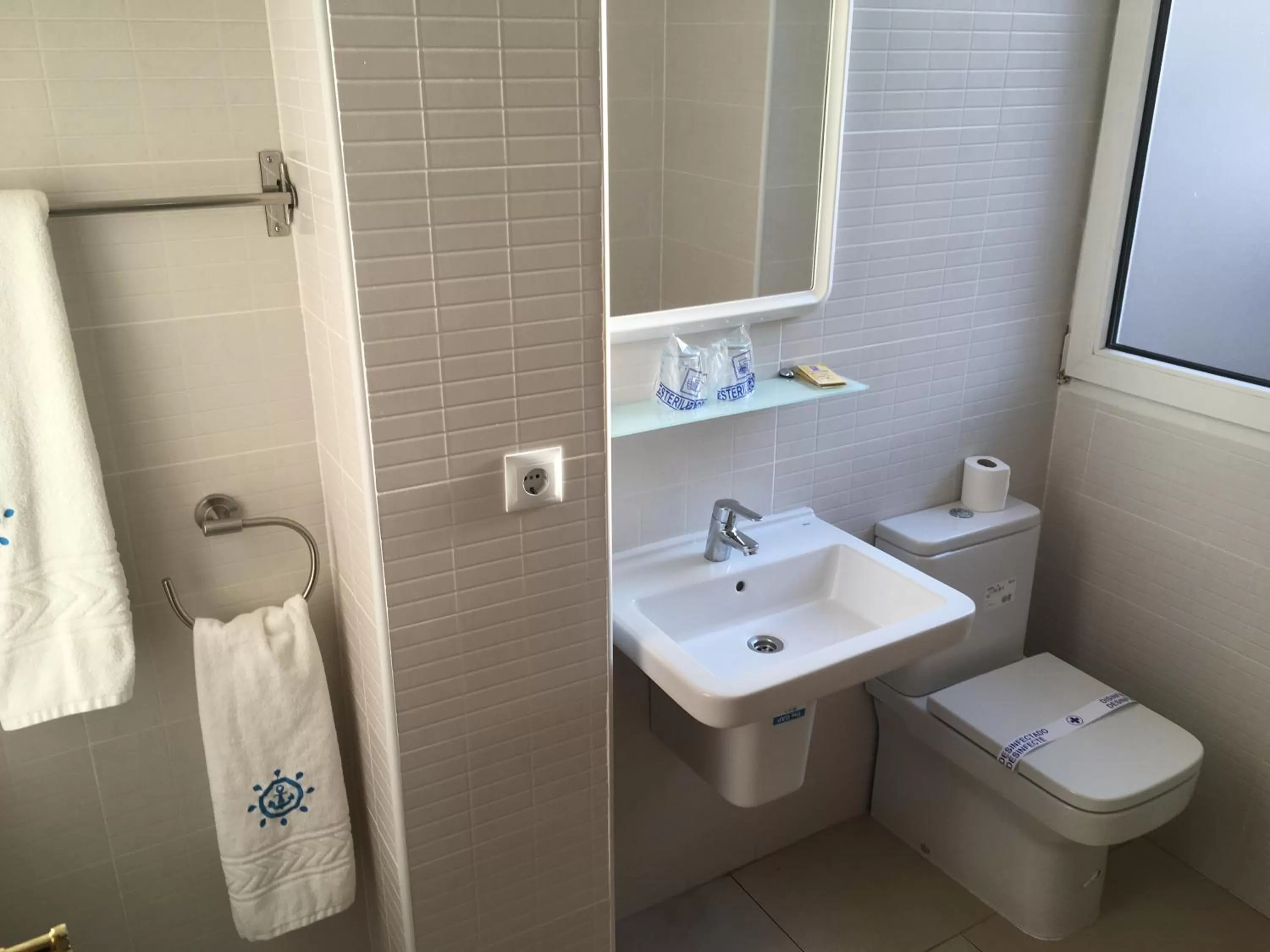 Bathroom in Hotel Marítimo Urban