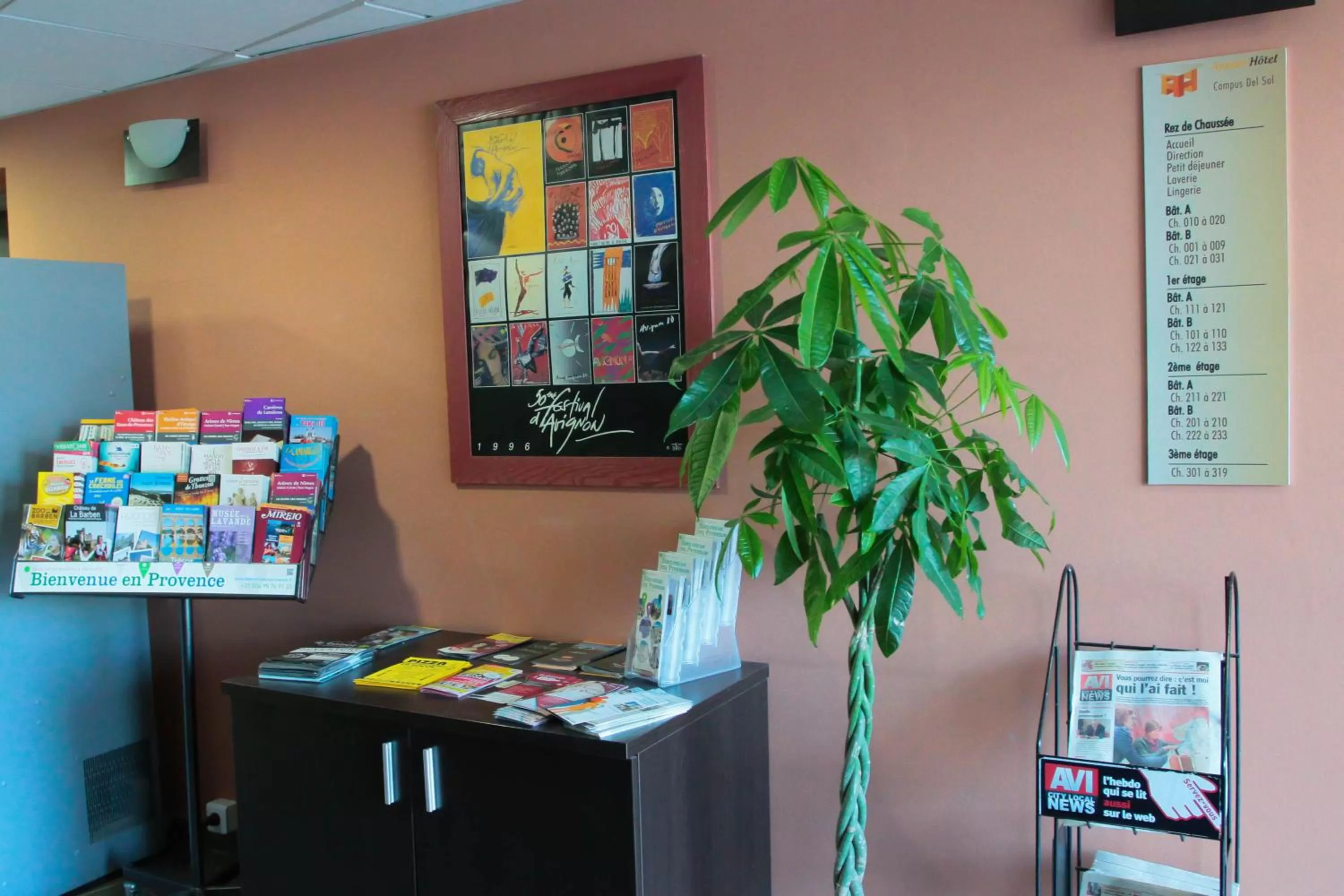 Lobby or reception in KOSY Appart'Hôtels - Campus Del Sol Esplanade