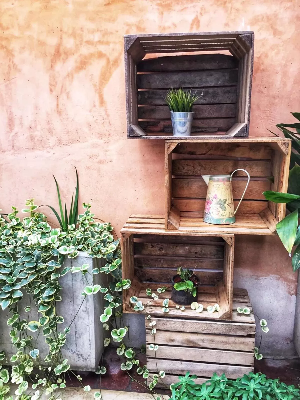 Decorative detail in Il Giardino Segreto