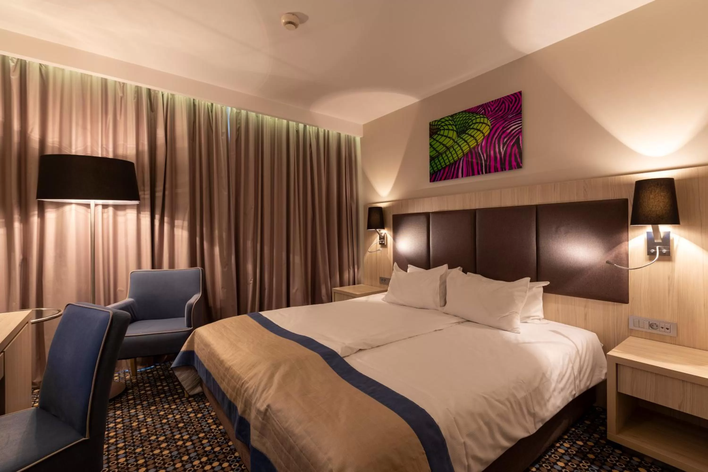 Bed in Bristol Art & Medical SPA