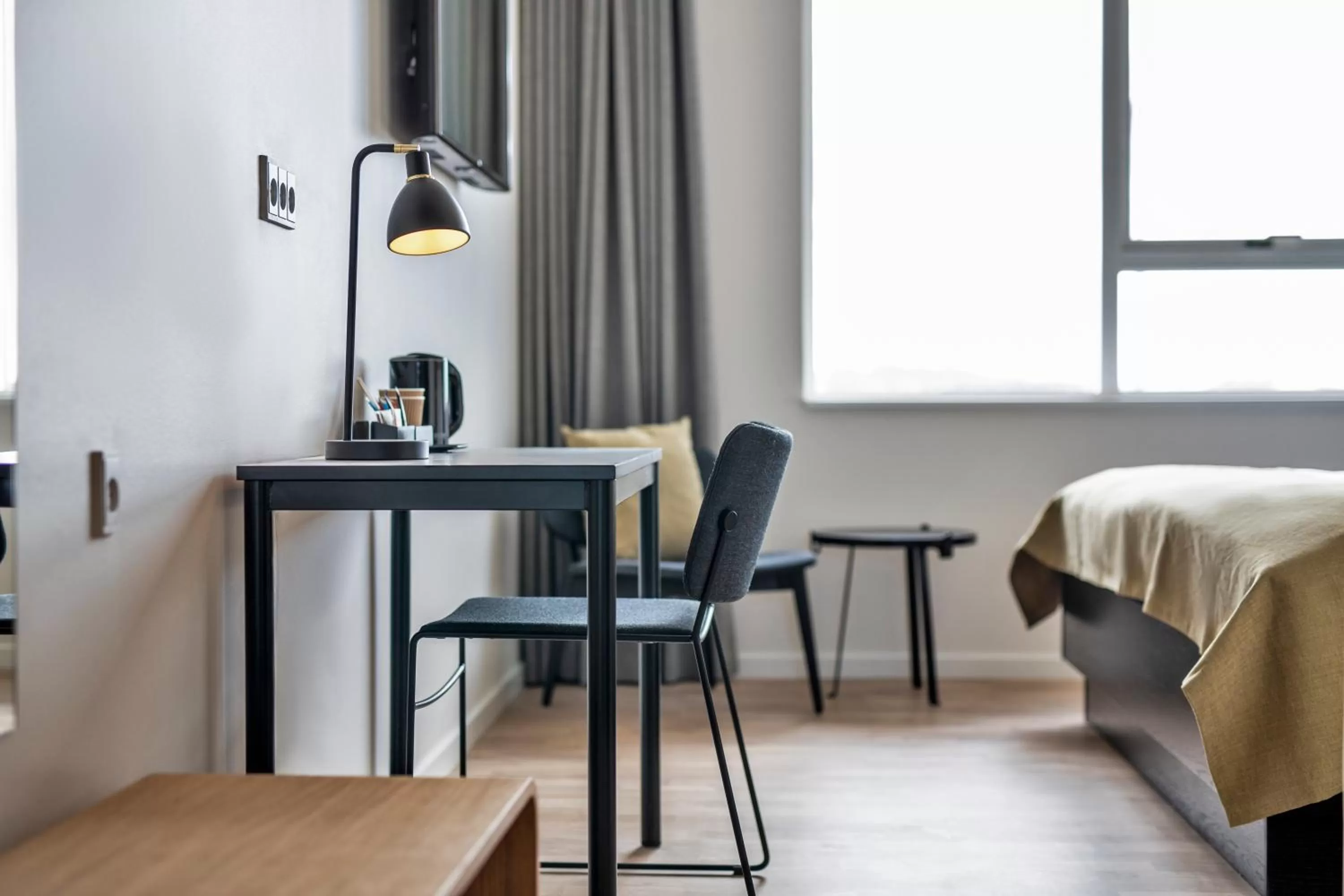 Coffee/tea facilities, Bed in KOMPAS Hotel Aalborg