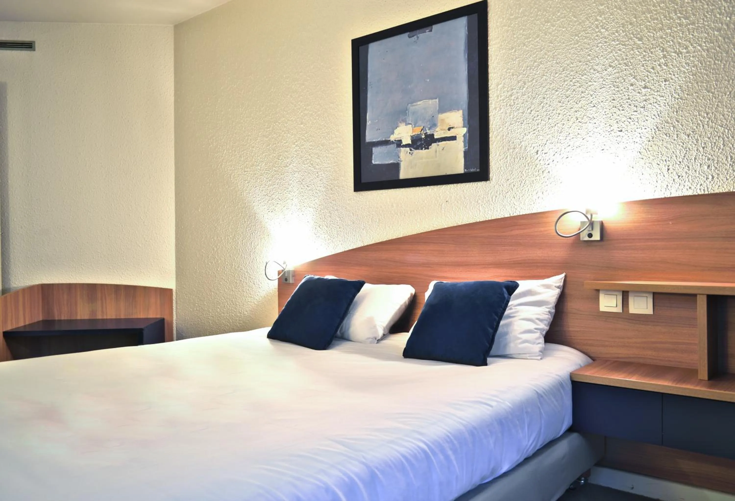 Bedroom, Bed in Art Hotel Paris Est