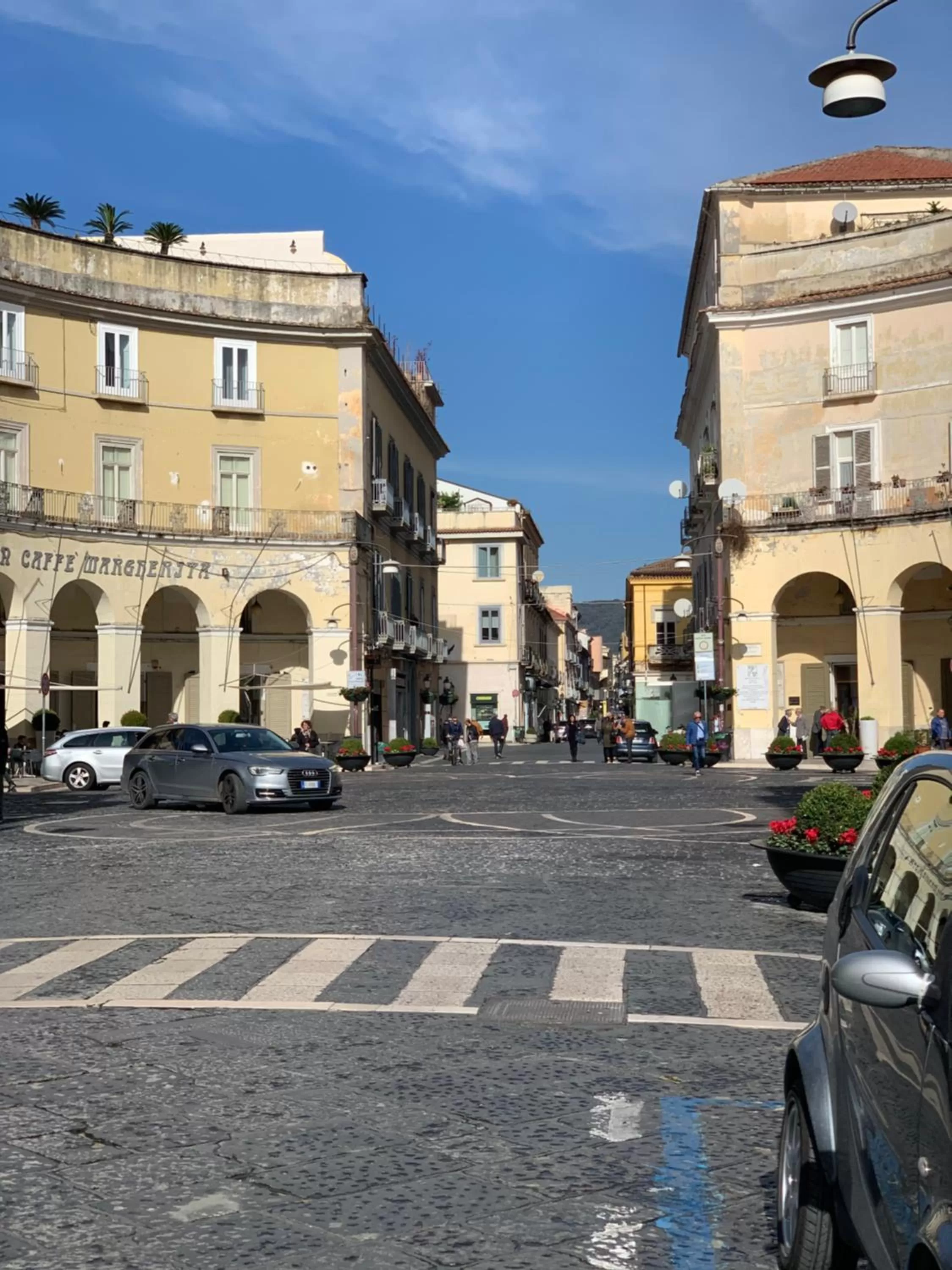 Neighbourhood in Momy Home