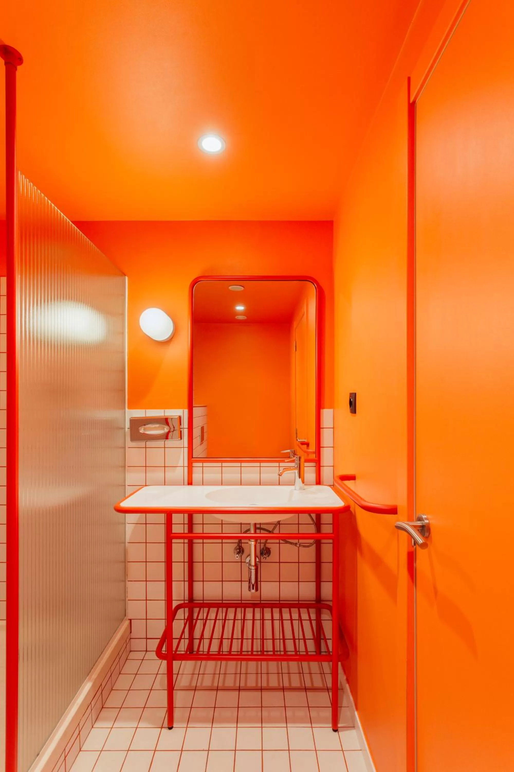 Bathroom in Ibis Styles Madrid City Las Ventas